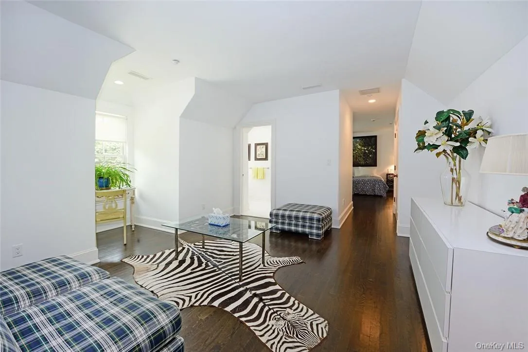 21 Lincoln Lane, Harrison, NY, 6 Bedrooms Bedrooms, 17 Rooms Rooms,8 BathroomsBathrooms,Residential,For Rent,Lincoln,0,950000 21 Lincoln Lane, Harrison, NY, 6 Bedrooms Bedrooms, 17 Rooms Rooms,8 BathroomsBathrooms,Residential,For Rent,Lincoln,0,950000