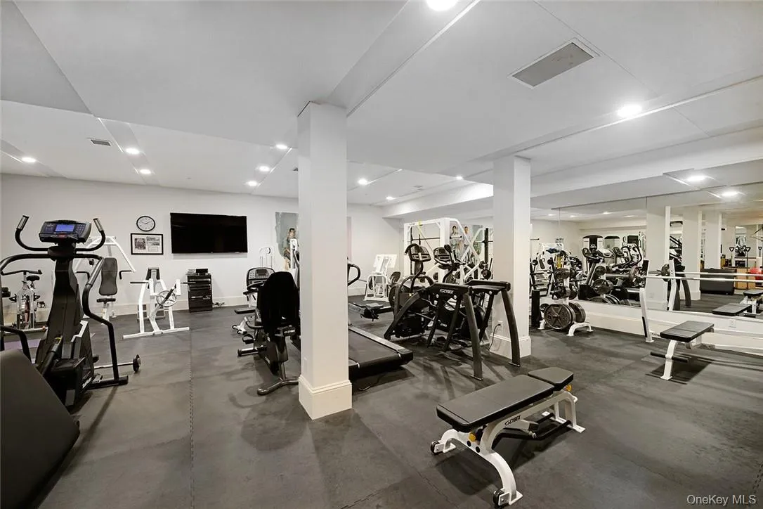 21 Lincoln Lane, Harrison, NY, 6 Bedrooms Bedrooms, 17 Rooms Rooms,8 BathroomsBathrooms,Residential,For Rent,Lincoln,0,950000 21 Lincoln Lane, Harrison, NY, 6 Bedrooms Bedrooms, 17 Rooms Rooms,8 BathroomsBathrooms,Residential,For Rent,Lincoln,0,950000