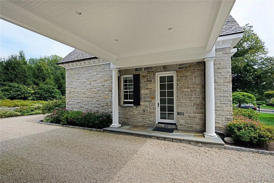 21 Lincoln Lane, Harrison, NY, 6 Bedrooms Bedrooms, 17 Rooms Rooms,8 BathroomsBathrooms,Residential,For Rent,Lincoln,0,950000 21 Lincoln Lane, Harrison, NY, 6 Bedrooms Bedrooms, 17 Rooms Rooms,8 BathroomsBathrooms,Residential,For Rent,Lincoln,0,950000
