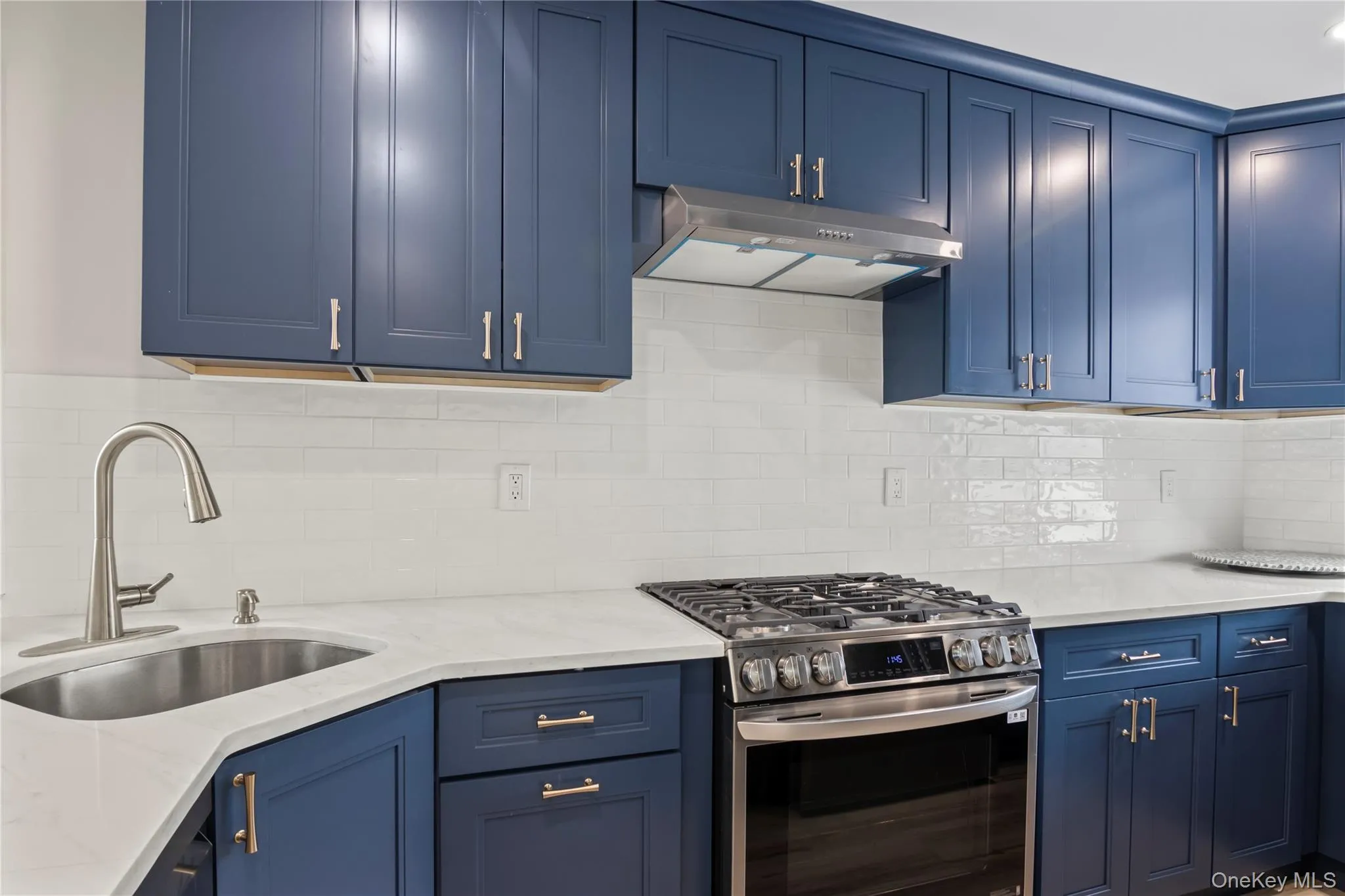 19 Pine Lane, Oyster Bay, NY, 2 Bedrooms Bedrooms, 5 Rooms Rooms,2 BathroomsBathrooms,Residential Lease,Idx,Pine,0,950020 19 Pine Lane, Oyster Bay, NY, 2 Bedrooms Bedrooms, 5 Rooms Rooms,2 BathroomsBathrooms,Residential Lease,Idx,Pine,0,950020