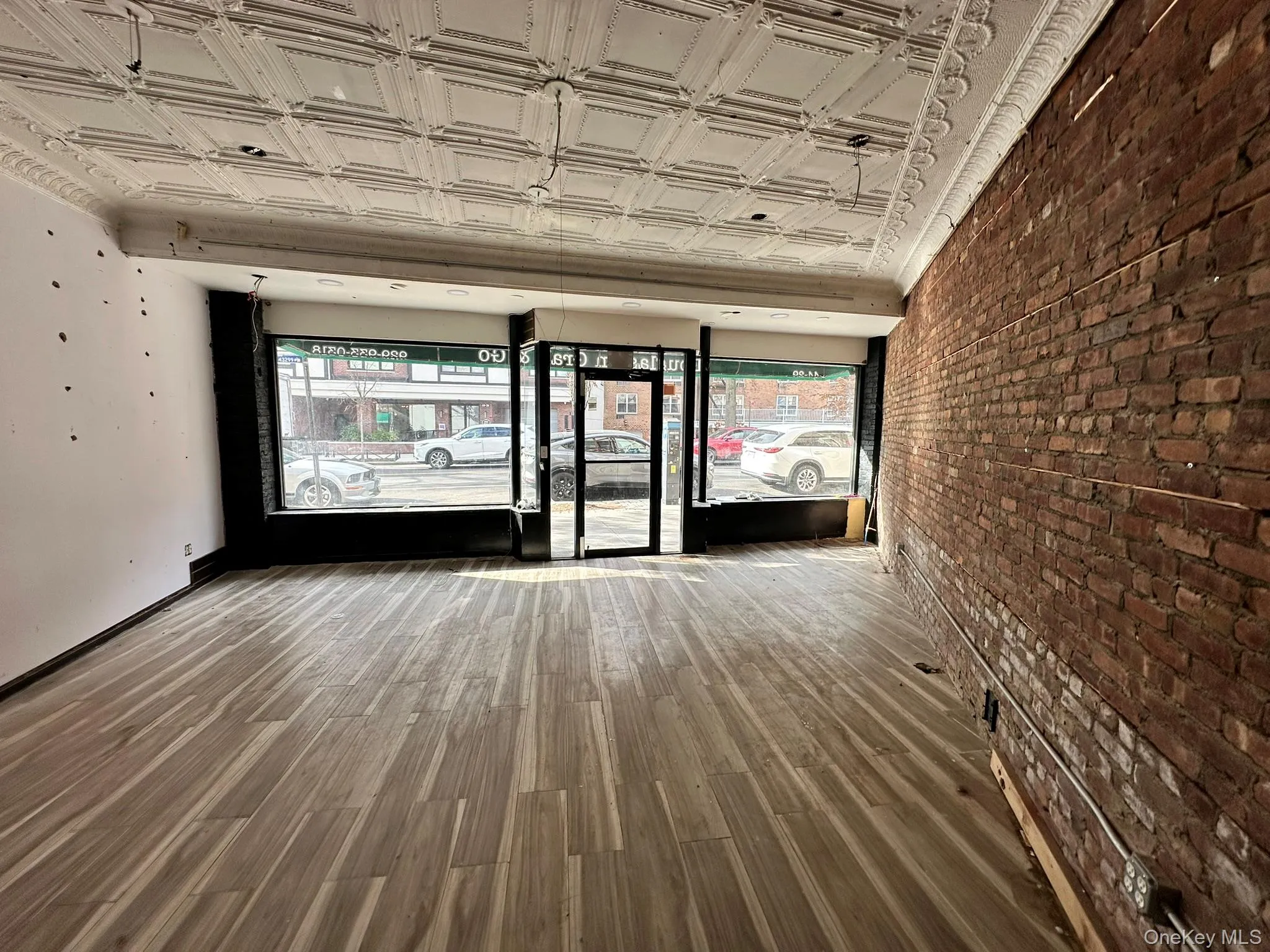 Huge street frontage exposure Huge street frontage exposure