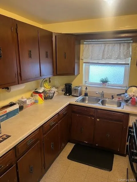 66 Lee Avenue, Yonkers, NY, 2 Bedrooms Bedrooms, 5 Rooms Rooms,1 BathroomBathrooms,Residential Lease,Idx,Lee,0,950140 66 Lee Avenue, Yonkers, NY, 2 Bedrooms Bedrooms, 5 Rooms Rooms,1 BathroomBathrooms,Residential Lease,Idx,Lee,0,950140