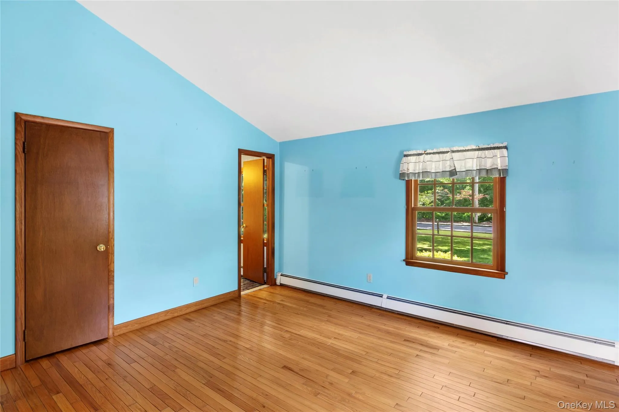Jr. Bedroom en suite with a full bathroom Jr. Bedroom en suite with a full bathroom
