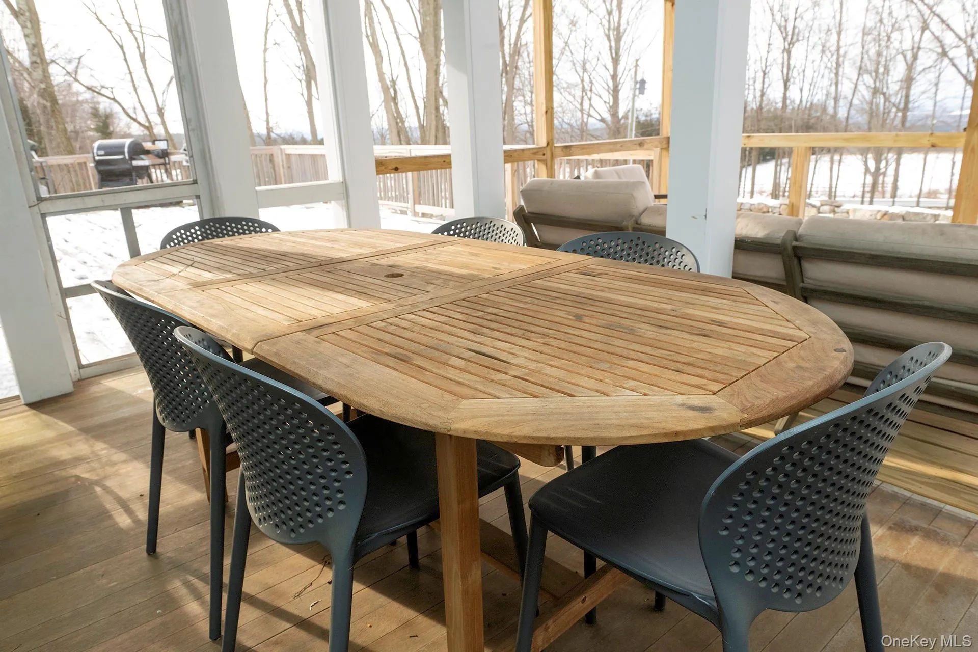 Great outdoor dining space. Great outdoor dining space.