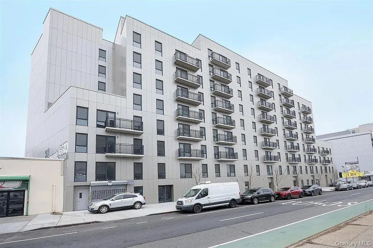 View of apartment building / complex View of apartment building / complex