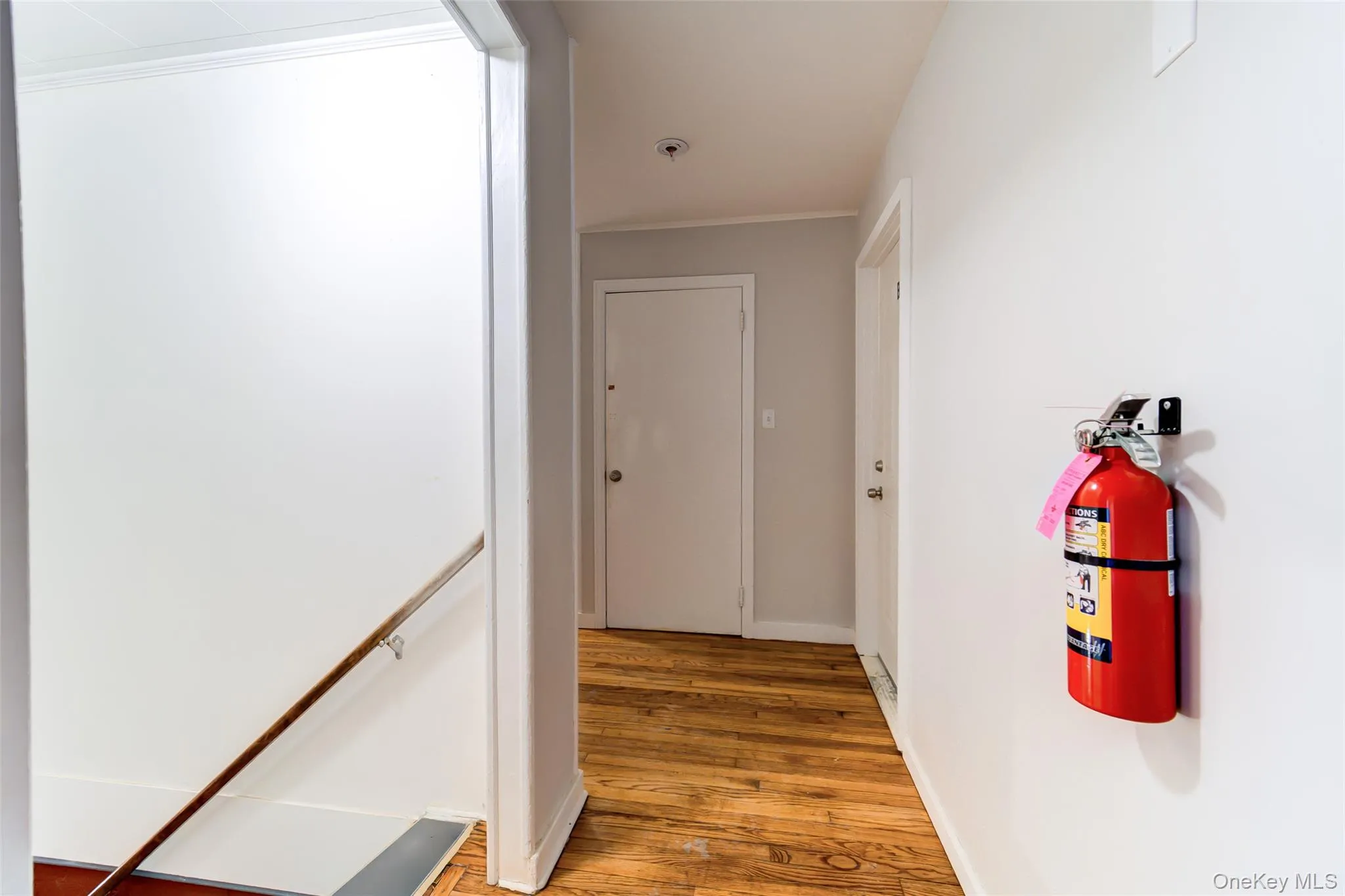 Common area at the top of the stairs between the three apartments. Common area at the top of the stairs between the three apartments.