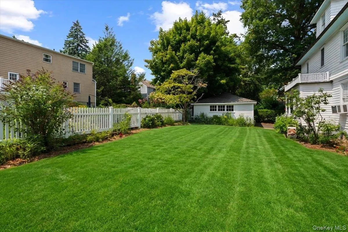 126 Greenridge Avenue, White Plains, NY, 6 Bedrooms Bedrooms, 9 Rooms Rooms,2 BathroomsBathrooms,Residential,For Rent,Greenridge,0,950391 126 Greenridge Avenue, White Plains, NY, 6 Bedrooms Bedrooms, 9 Rooms Rooms,2 BathroomsBathrooms,Residential,For Rent,Greenridge,0,950391