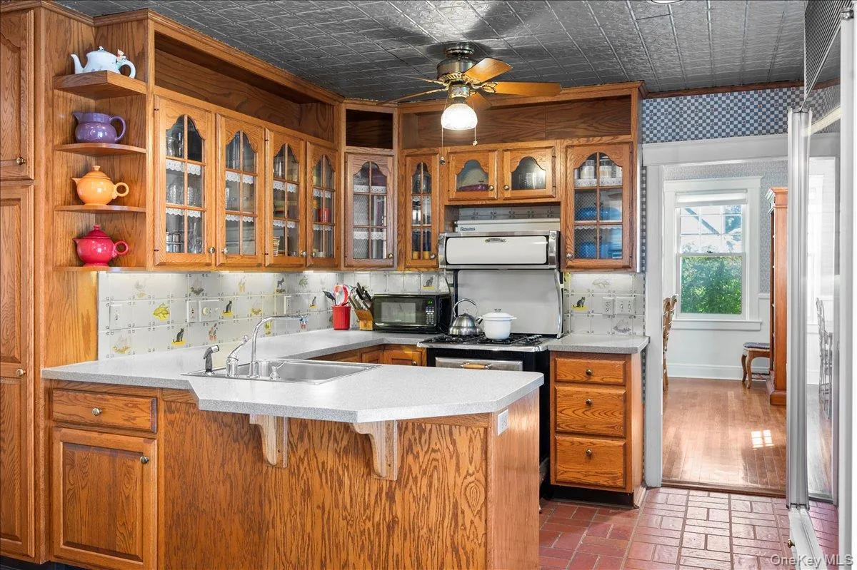 Custom cabinitry Custom cabinitry