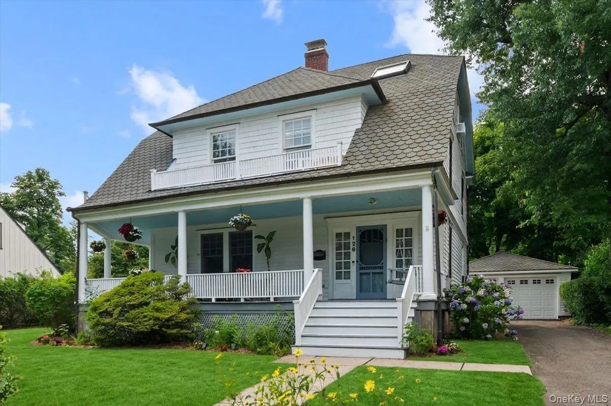 126 Greenridge Avenue, White Plains, NY, 6 Bedrooms Bedrooms, 9 Rooms Rooms,2 BathroomsBathrooms,Residential,For Rent,Greenridge,0,950391 126 Greenridge Avenue, White Plains, NY, 6 Bedrooms Bedrooms, 9 Rooms Rooms,2 BathroomsBathrooms,Residential,For Rent,Greenridge,0,950391