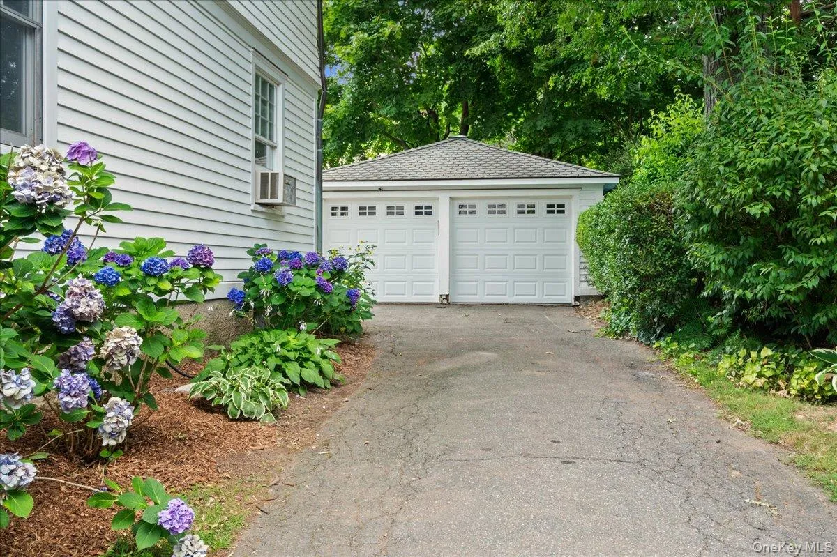 126 Greenridge Avenue, White Plains, NY, 6 Bedrooms Bedrooms, 9 Rooms Rooms,2 BathroomsBathrooms,Residential,For Rent,Greenridge,0,950391 126 Greenridge Avenue, White Plains, NY, 6 Bedrooms Bedrooms, 9 Rooms Rooms,2 BathroomsBathrooms,Residential,For Rent,Greenridge,0,950391