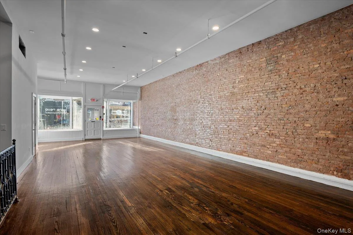 74 Broadway, Orangetown, NY, ,Commercial Lease,For Rent,Broadway,0,950671 74 Broadway, Orangetown, NY, ,Commercial Lease,For Rent,Broadway,0,950671