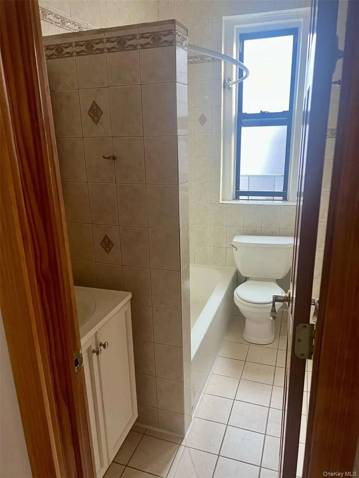 2186 Cruger Avenue, New York, NY, 1 Bedroom Bedrooms, 3 Rooms Rooms,1 BathroomBathrooms,Residential,For Rent,Cruger,0,950685 2186 Cruger Avenue, New York, NY, 1 Bedroom Bedrooms, 3 Rooms Rooms,1 BathroomBathrooms,Residential,For Rent,Cruger,0,950685