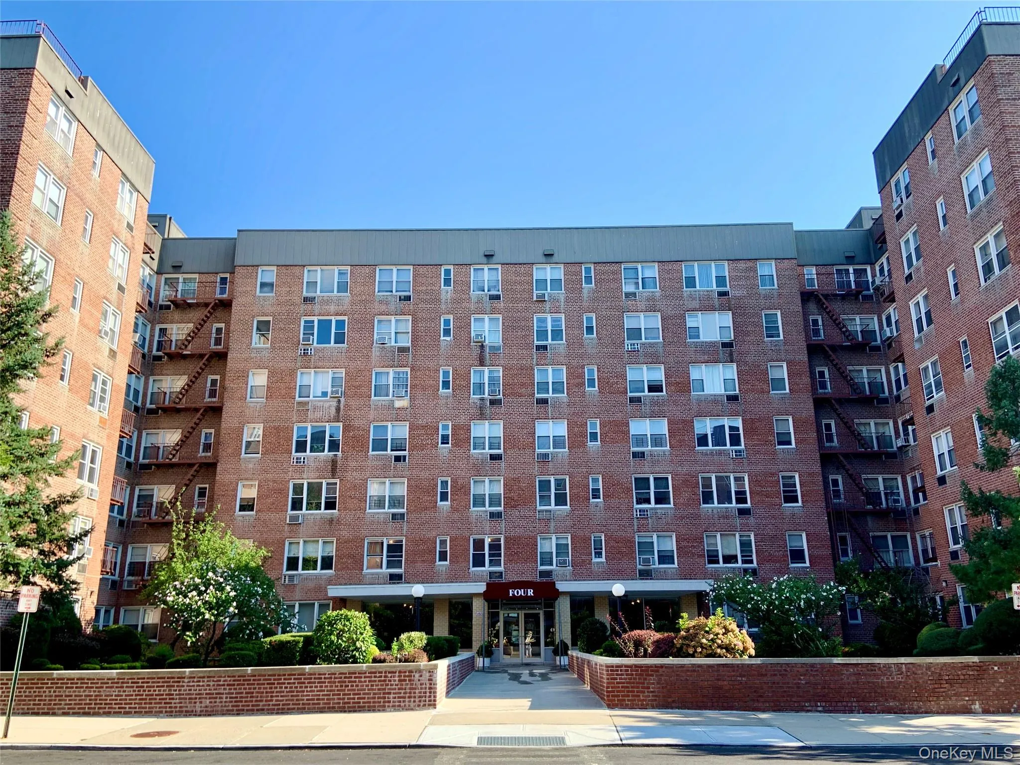 View of apartment building / complex View of apartment building / complex