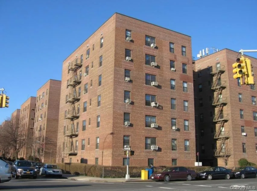 32-25 88 Street, New York, NY, 1 Bedroom Bedrooms, 4 Rooms Rooms,1 BathroomBathrooms,Residential Sale,For Rent,88,0,950789 32-25 88 Street, New York, NY, 1 Bedroom Bedrooms, 4 Rooms Rooms,1 BathroomBathrooms,Residential Sale,For Rent,88,0,950789