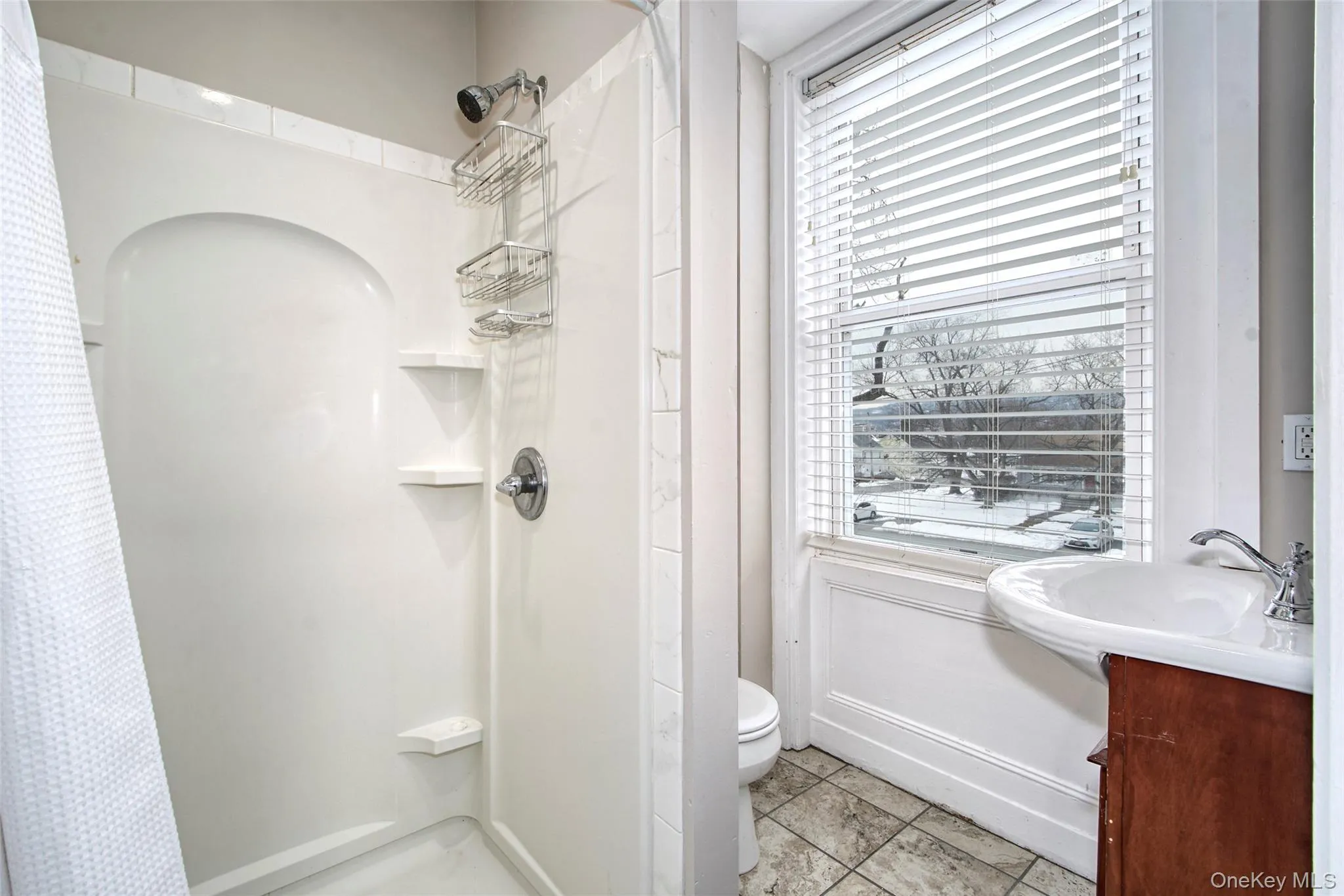 Full bathroom Full bathroom