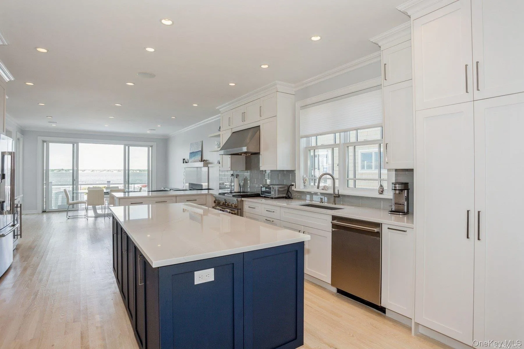 676 Dune Road, Southampton, NY, 5 Bedrooms Bedrooms, 15 Rooms Rooms,3 BathroomsBathrooms,Residential Lease,For Rent,Dune,0,950842 676 Dune Road, Southampton, NY, 5 Bedrooms Bedrooms, 15 Rooms Rooms,3 BathroomsBathrooms,Residential Lease,For Rent,Dune,0,950842