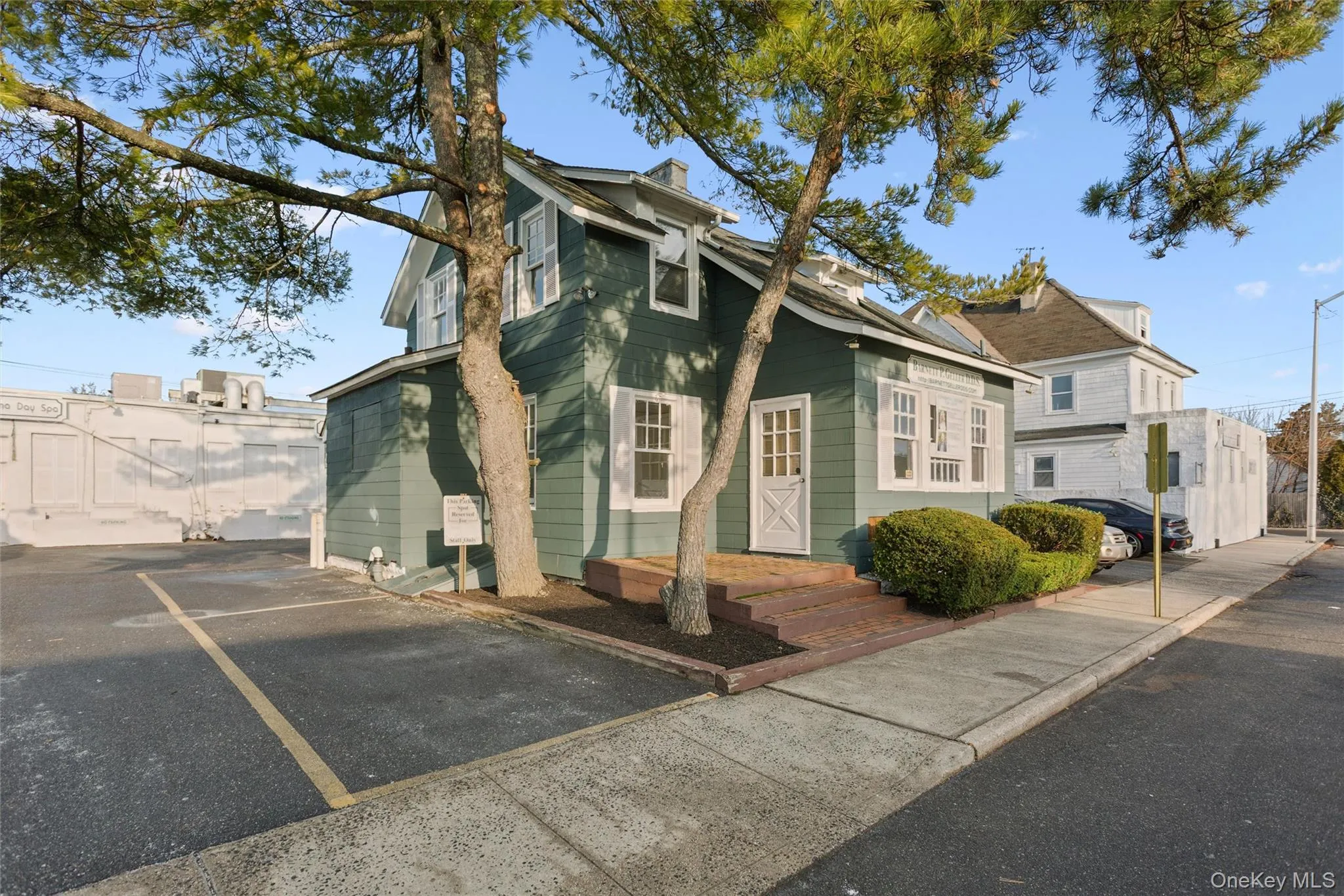 View of front of property View of front of property