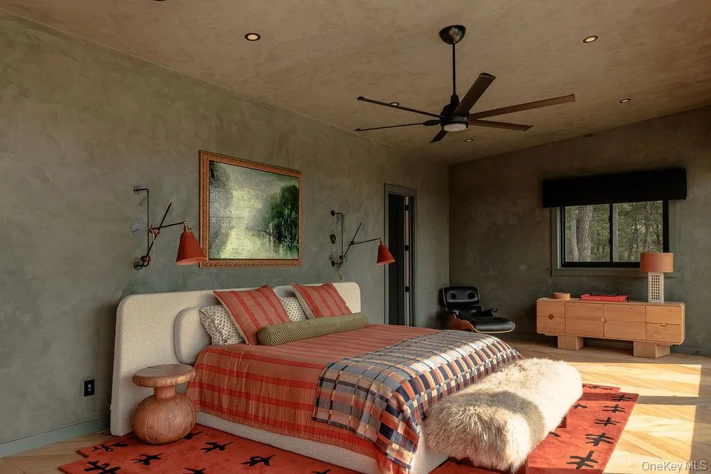 Bedroom with ceiling fan Bedroom with ceiling fan