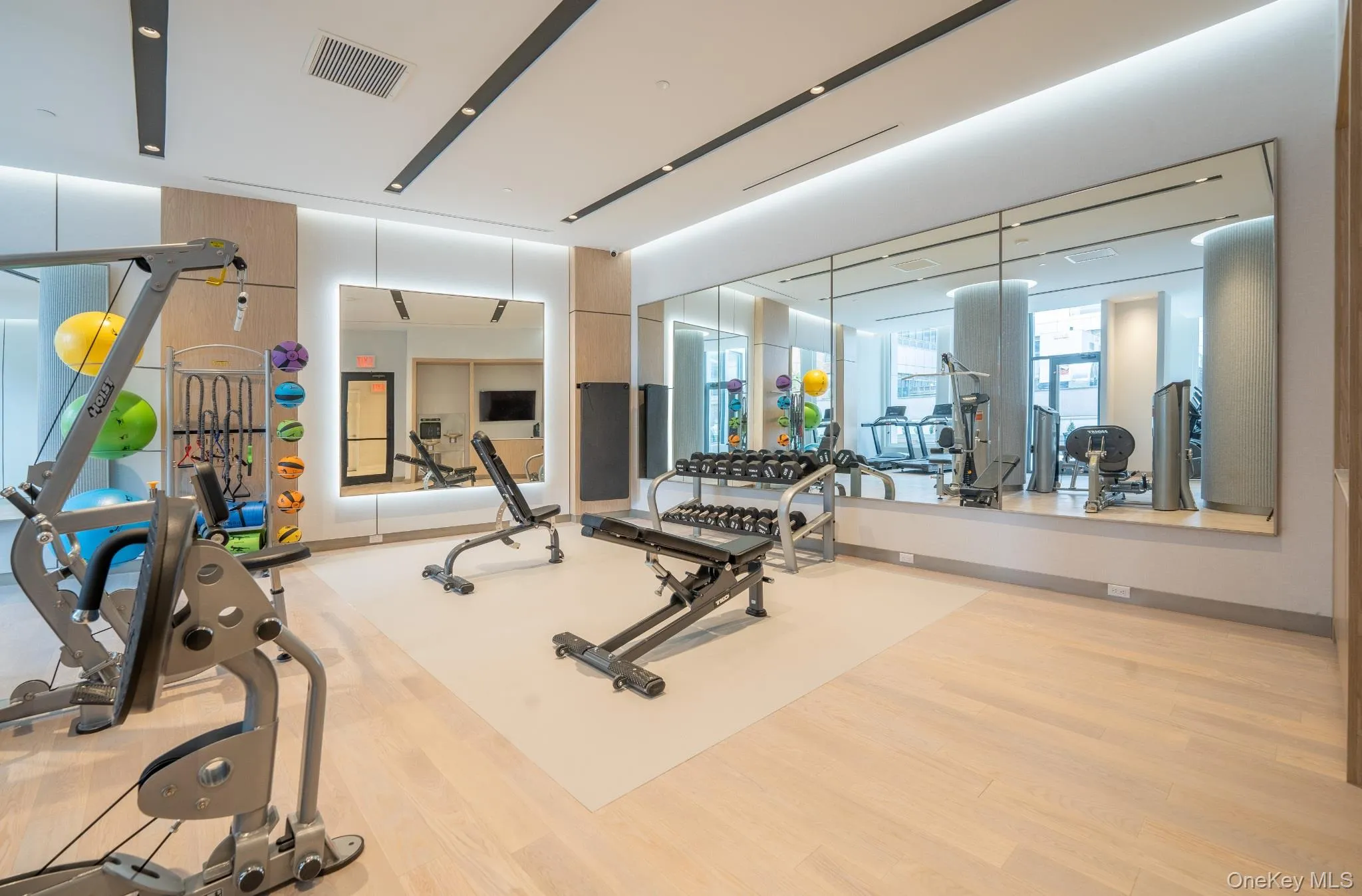 136-18 Maple Avenue, New York, NY, 2 Bedrooms Bedrooms, 4 Rooms Rooms,1 BathroomBathrooms,Residential Lease,For Rent,Maple,0,950927 136-18 Maple Avenue, New York, NY, 2 Bedrooms Bedrooms, 4 Rooms Rooms,1 BathroomBathrooms,Residential Lease,For Rent,Maple,0,950927