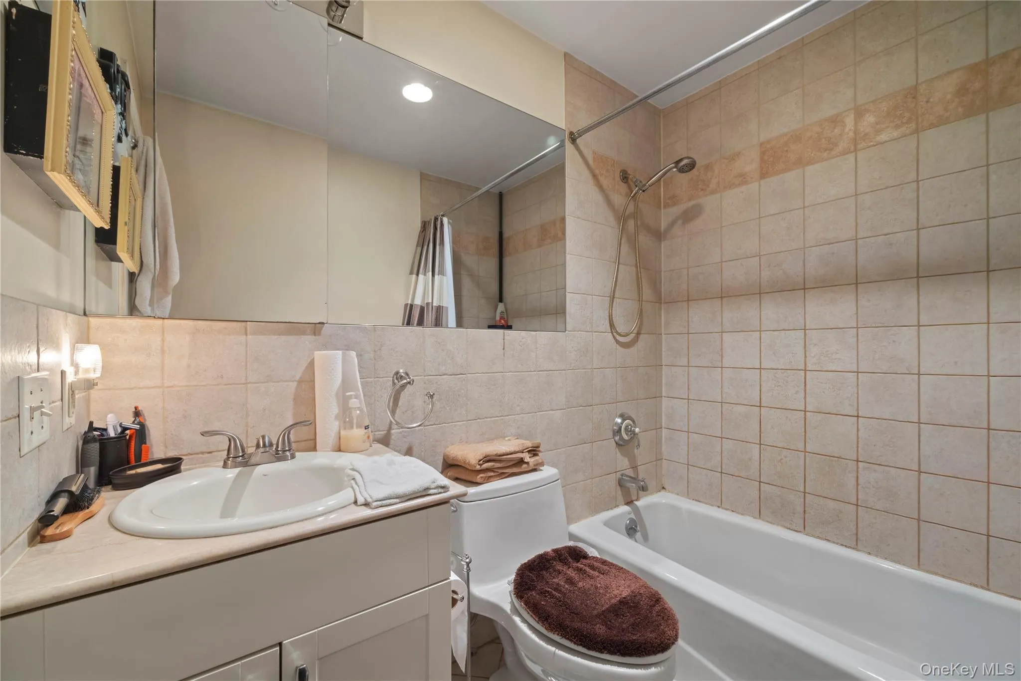 1600 Parkview Avenue, New York, NY, 2 Bedrooms Bedrooms, 4 Rooms Rooms,1 BathroomBathrooms,Residential,For Rent,Parkview,0,950998 1600 Parkview Avenue, New York, NY, 2 Bedrooms Bedrooms, 4 Rooms Rooms,1 BathroomBathrooms,Residential,For Rent,Parkview,0,950998