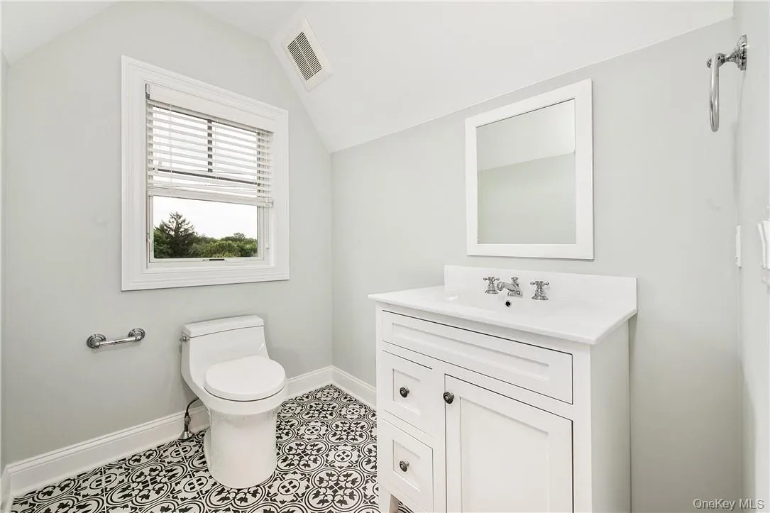 POWDER ROOM ON THIRD FLOOR POWDER ROOM ON THIRD FLOOR