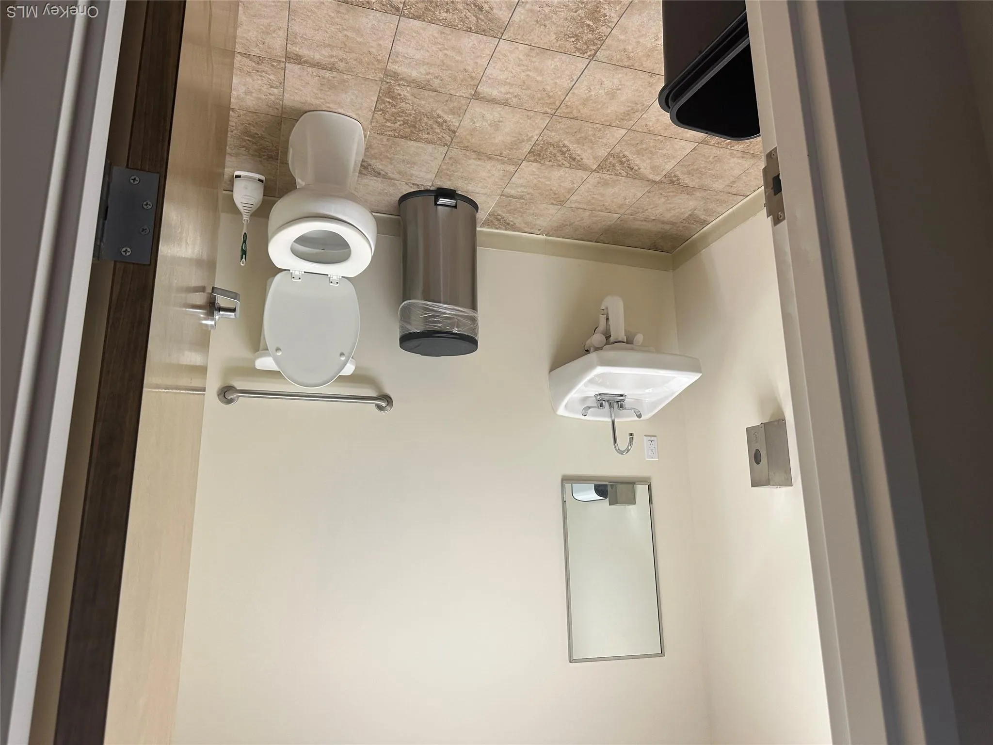 Bathroom featuring toilet Bathroom featuring toilet