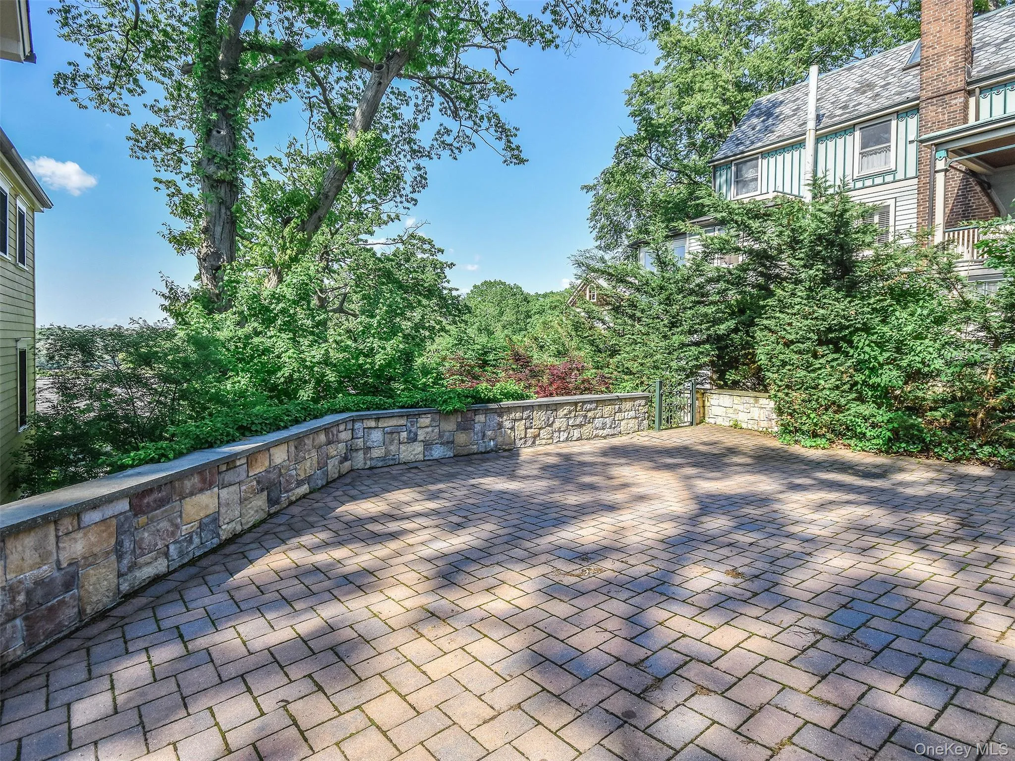 Driveway of to the side of the house Driveway of to the side of the house