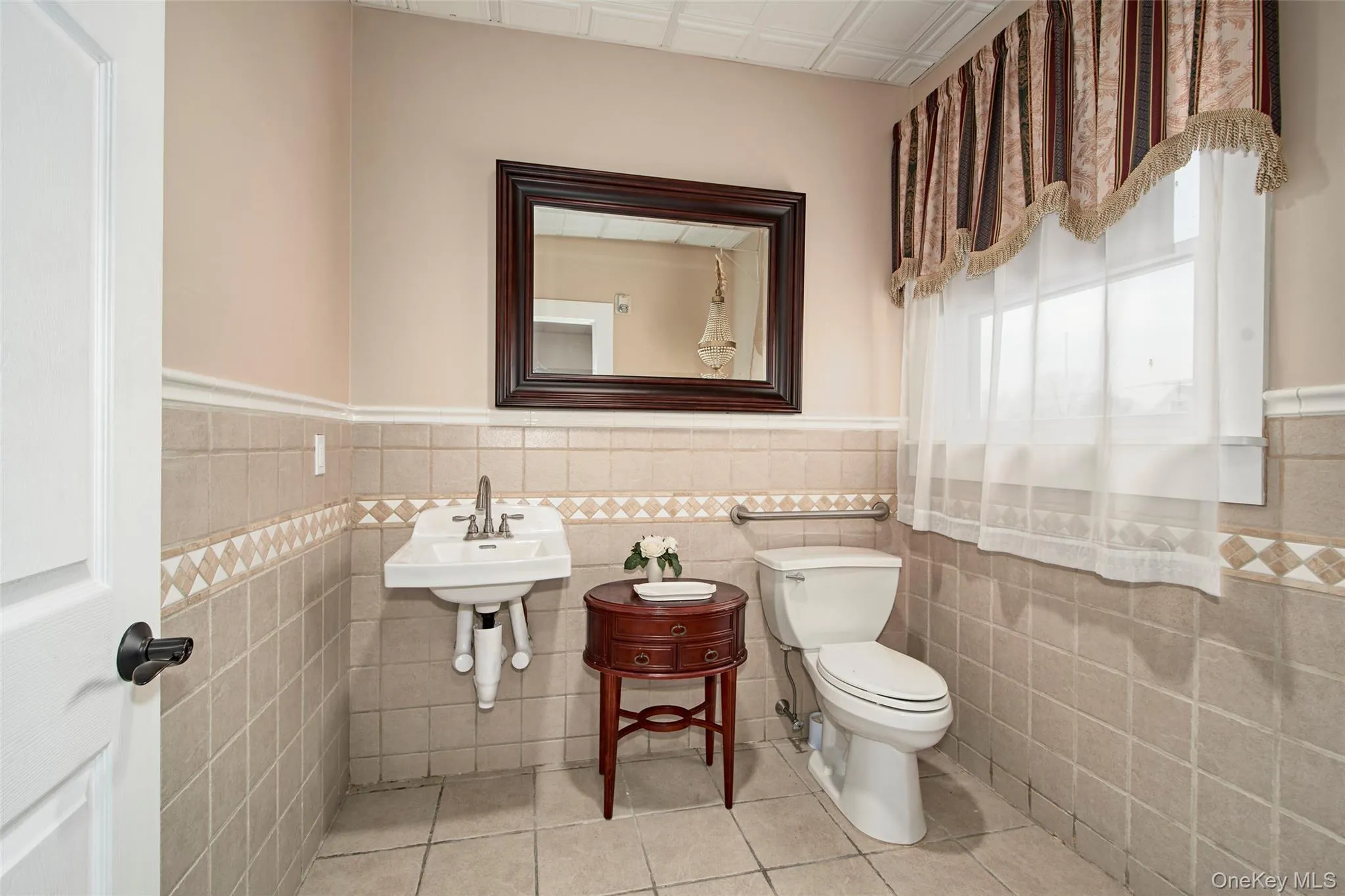 1/2 bath (2) 1/2 bath (2)