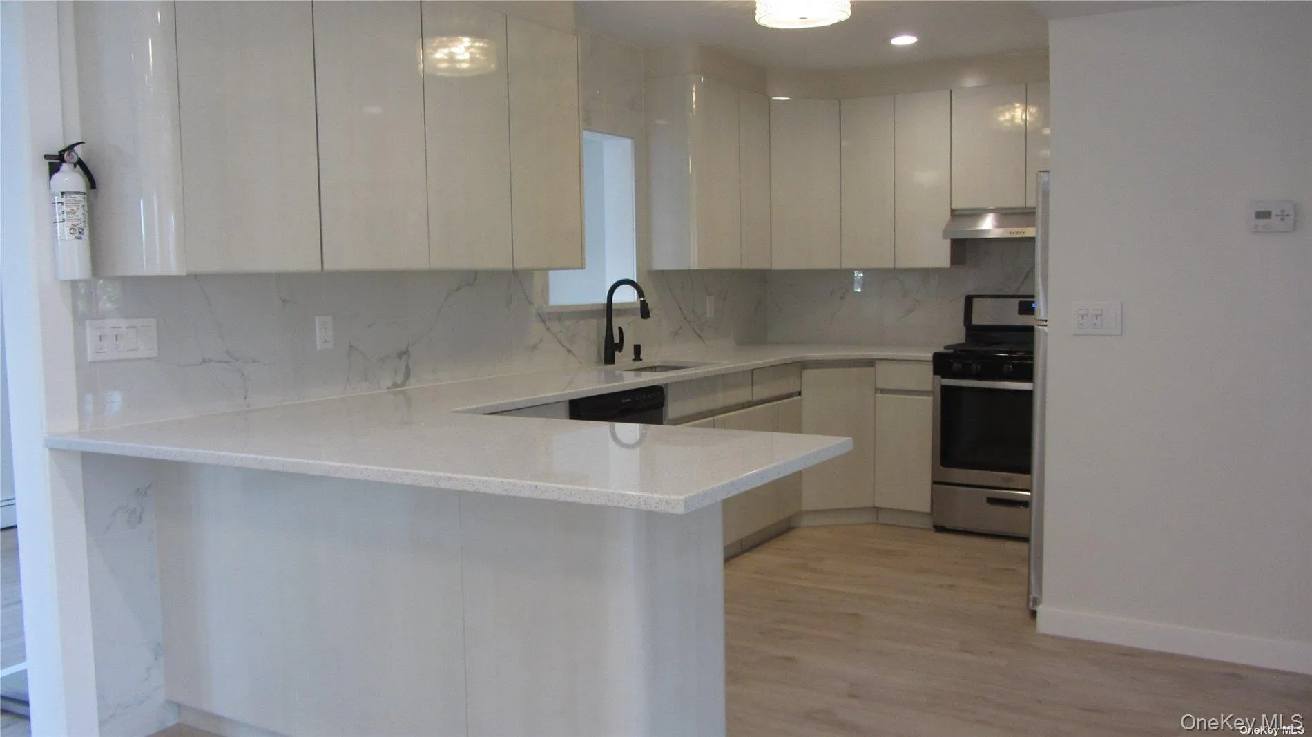 367 Columbus Parkway, North Hempstead, NY, 3 Bedrooms Bedrooms, 7 Rooms Rooms,3 BathroomsBathrooms,Residential Lease,For Rent,Columbus,0,951060 367 Columbus Parkway, North Hempstead, NY, 3 Bedrooms Bedrooms, 7 Rooms Rooms,3 BathroomsBathrooms,Residential Lease,For Rent,Columbus,0,951060