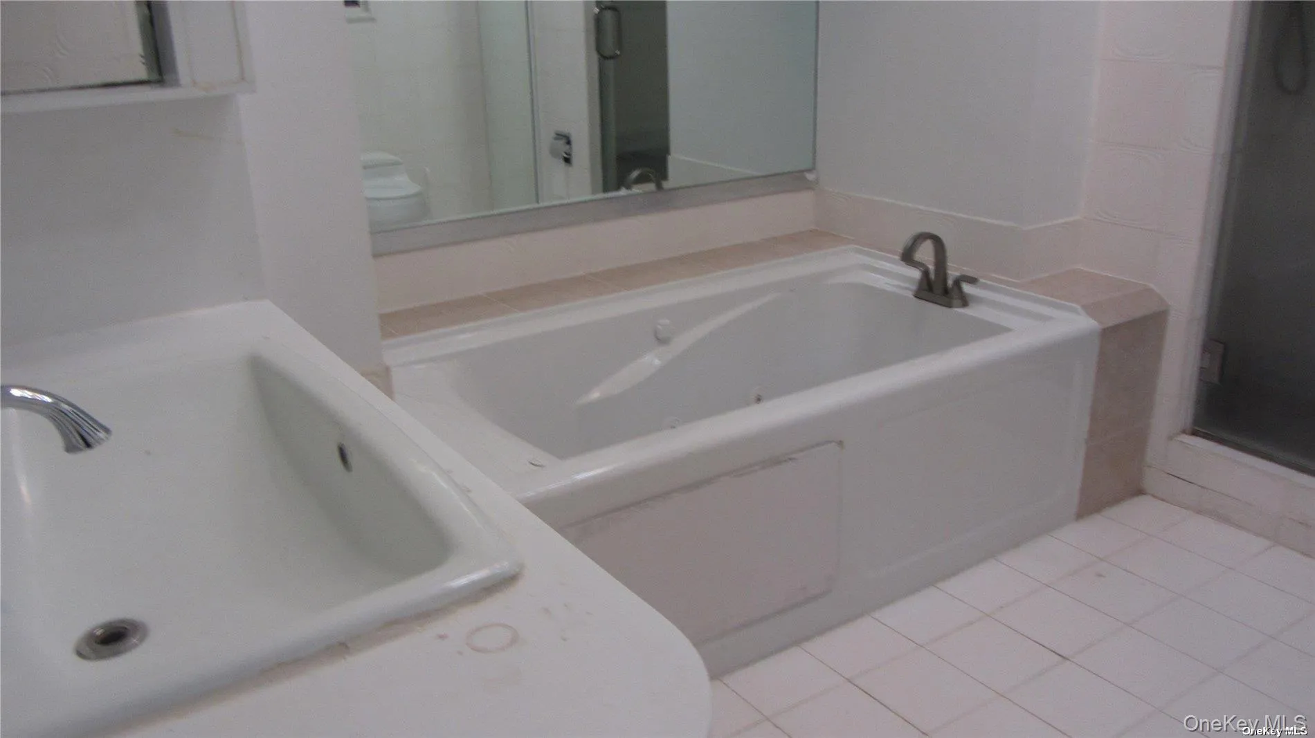 100 Hicks Lane, North Hempstead, NY, 3 Bedrooms Bedrooms, 8 Rooms Rooms,2 BathroomsBathrooms,Residential Lease,For Rent,Hicks,0,951062 100 Hicks Lane, North Hempstead, NY, 3 Bedrooms Bedrooms, 8 Rooms Rooms,2 BathroomsBathrooms,Residential Lease,For Rent,Hicks,0,951062