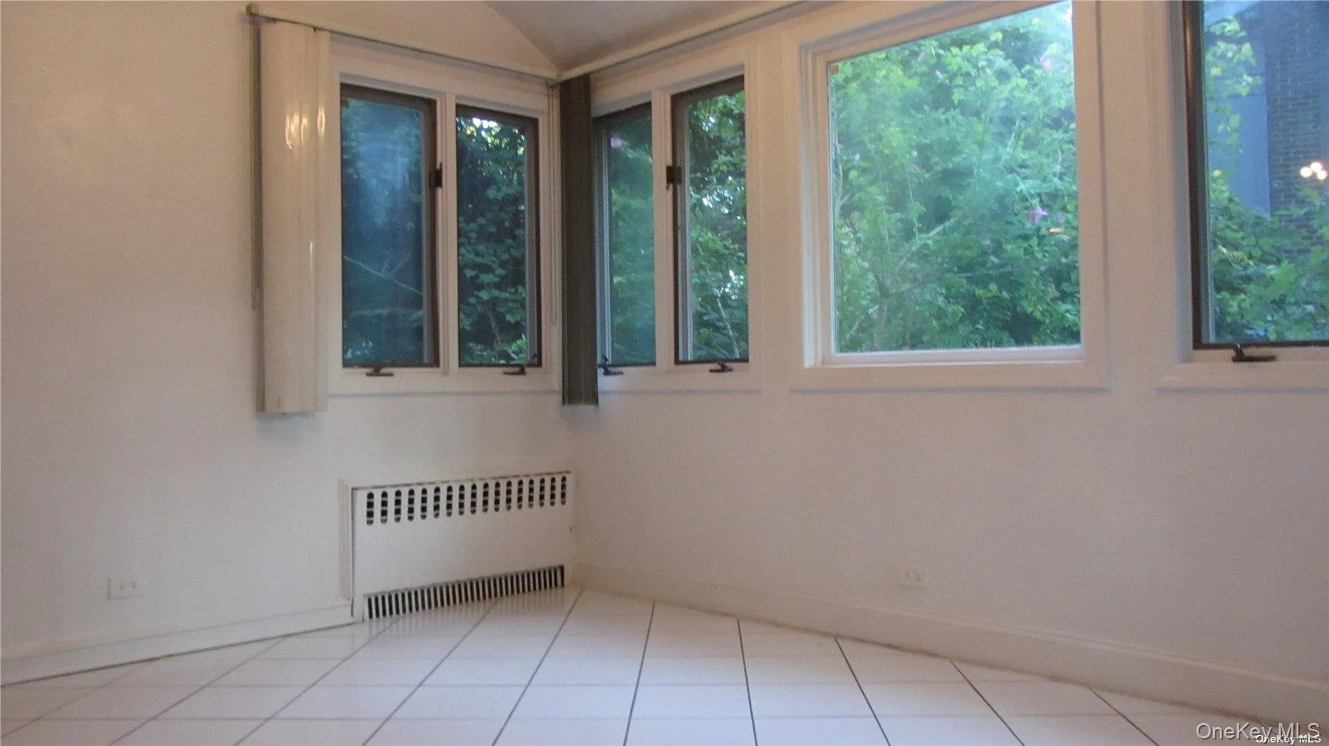 100 Hicks Lane, North Hempstead, NY, 3 Bedrooms Bedrooms, 8 Rooms Rooms,2 BathroomsBathrooms,Residential Lease,For Rent,Hicks,0,951062 100 Hicks Lane, North Hempstead, NY, 3 Bedrooms Bedrooms, 8 Rooms Rooms,2 BathroomsBathrooms,Residential Lease,For Rent,Hicks,0,951062