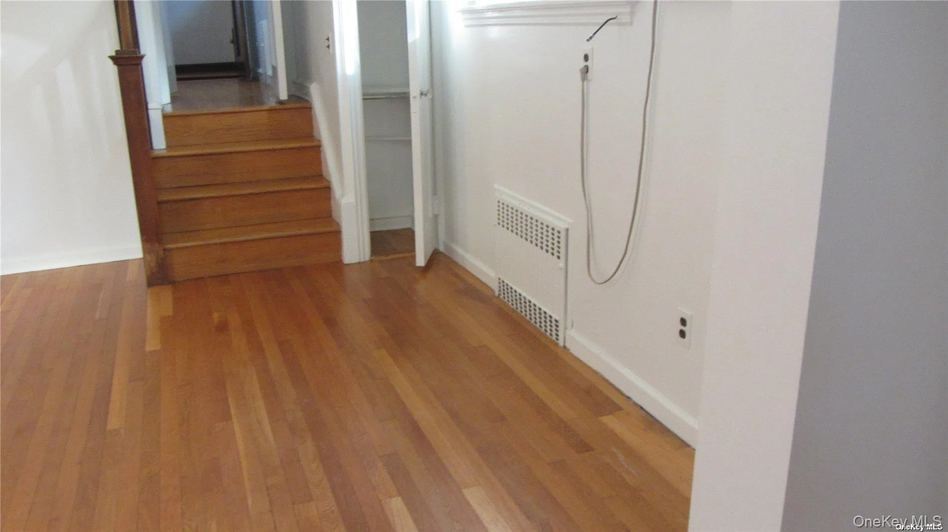 100 Hicks Lane, North Hempstead, NY, 3 Bedrooms Bedrooms, 8 Rooms Rooms,2 BathroomsBathrooms,Residential Lease,For Rent,Hicks,0,951062 100 Hicks Lane, North Hempstead, NY, 3 Bedrooms Bedrooms, 8 Rooms Rooms,2 BathroomsBathrooms,Residential Lease,For Rent,Hicks,0,951062