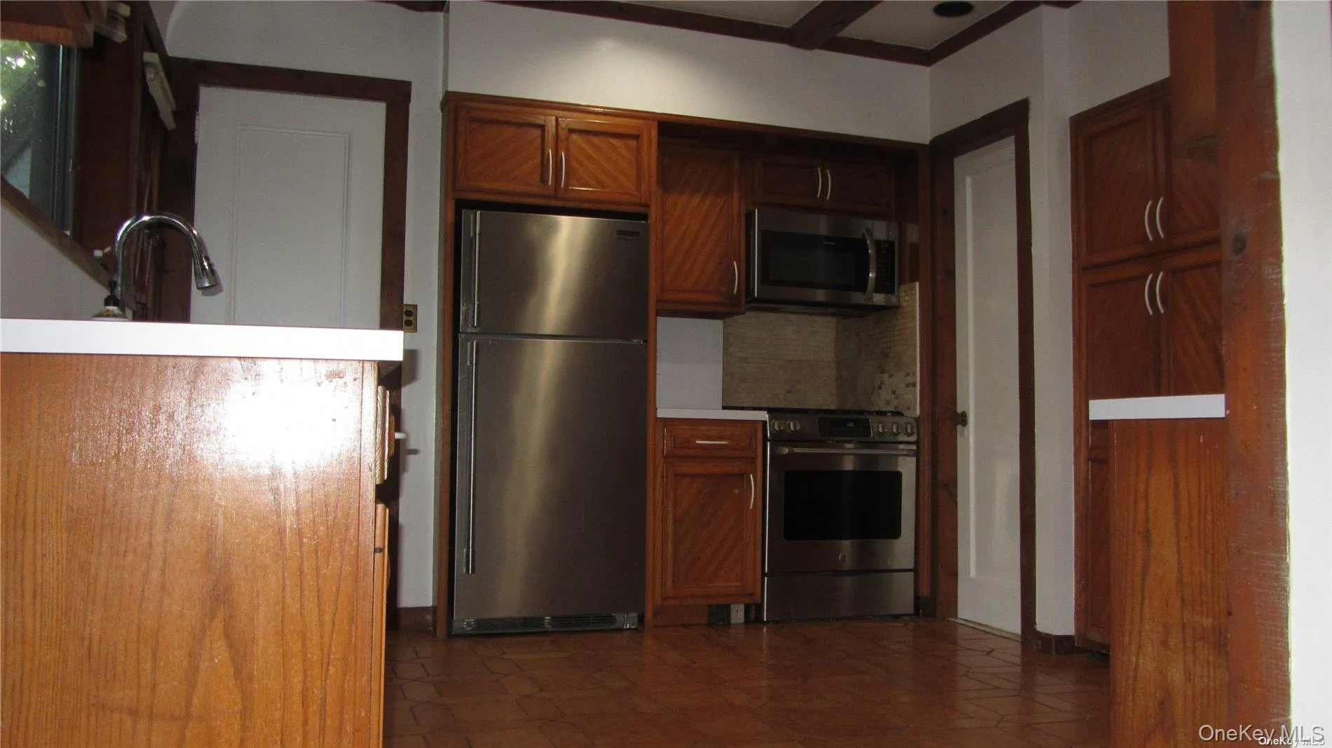 100 Hicks Lane, North Hempstead, NY, 3 Bedrooms Bedrooms, 8 Rooms Rooms,2 BathroomsBathrooms,Residential Lease,For Rent,Hicks,0,951062 100 Hicks Lane, North Hempstead, NY, 3 Bedrooms Bedrooms, 8 Rooms Rooms,2 BathroomsBathrooms,Residential Lease,For Rent,Hicks,0,951062