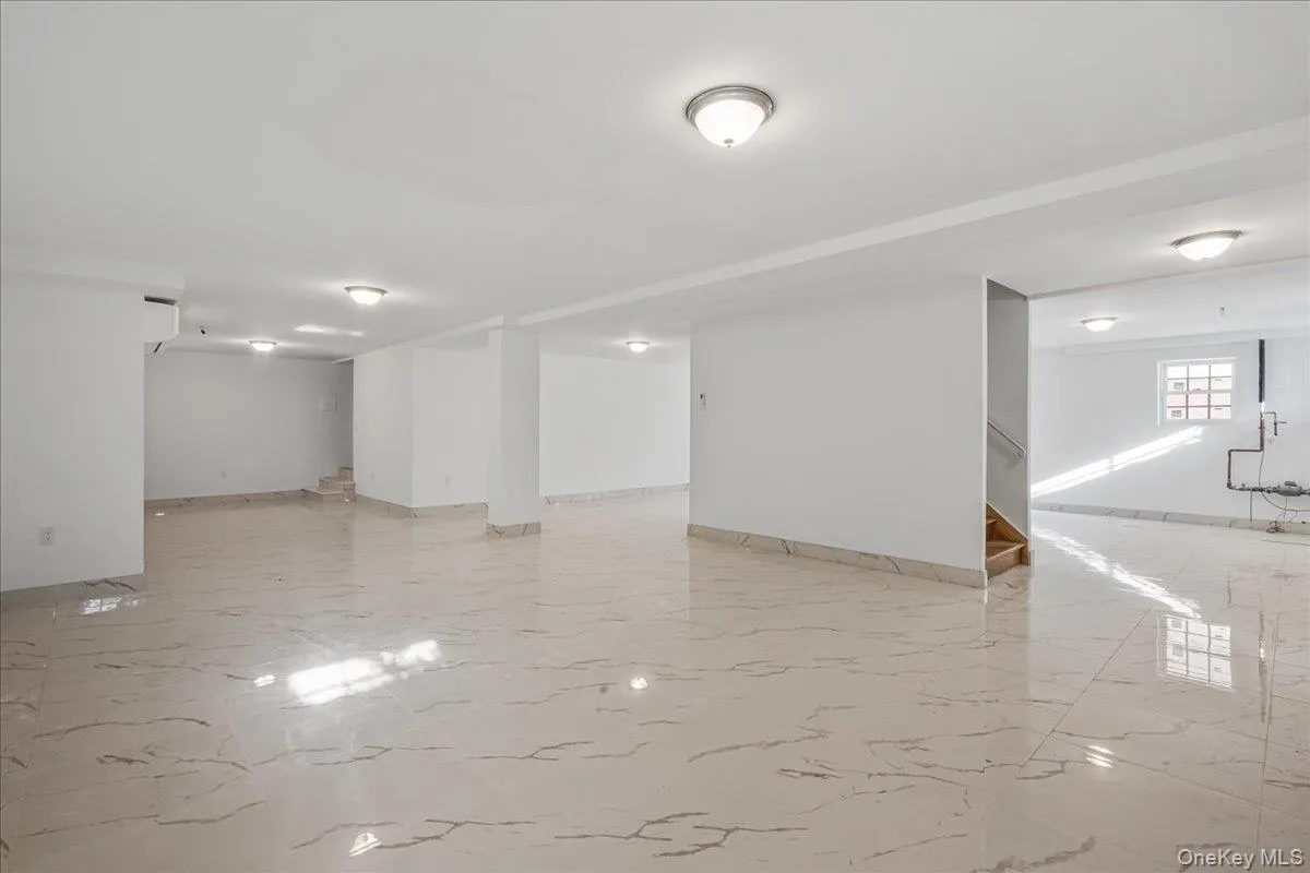 233-17 38th Drive, New York, NY, 5 Bedrooms Bedrooms, 8 Rooms Rooms,3 BathroomsBathrooms,Residential,For Rent,38th,0,951089 233-17 38th Drive, New York, NY, 5 Bedrooms Bedrooms, 8 Rooms Rooms,3 BathroomsBathrooms,Residential,For Rent,38th,0,951089