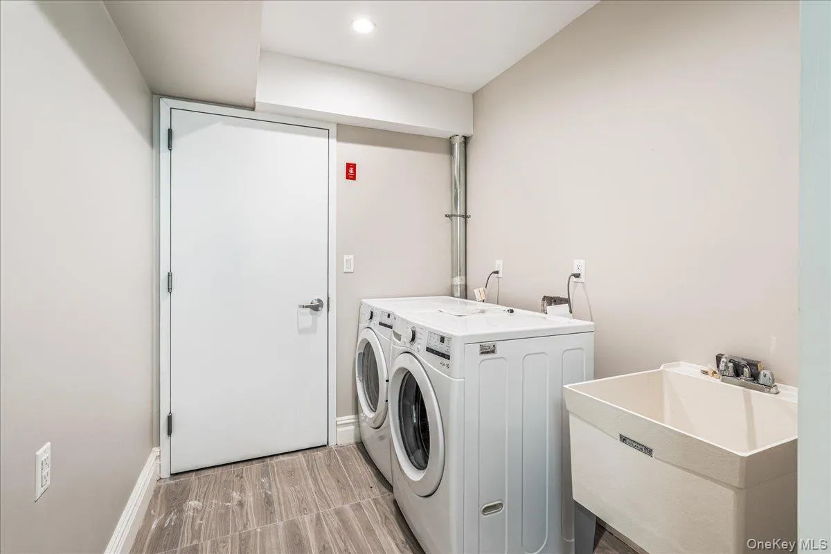 233-25 38th Drive, New York, NY, 5 Bedrooms Bedrooms, 8 Rooms Rooms,3 BathroomsBathrooms,Residential,For Rent,38th,0,951092 233-25 38th Drive, New York, NY, 5 Bedrooms Bedrooms, 8 Rooms Rooms,3 BathroomsBathrooms,Residential,For Rent,38th,0,951092