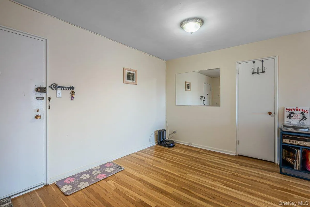 18-50 211 Street, New York, NY, 1 Bedroom Bedrooms, 4 Rooms Rooms,1 BathroomBathrooms,Residential Sale,For Rent,211,0,951238 18-50 211 Street, New York, NY, 1 Bedroom Bedrooms, 4 Rooms Rooms,1 BathroomBathrooms,Residential Sale,For Rent,211,0,951238