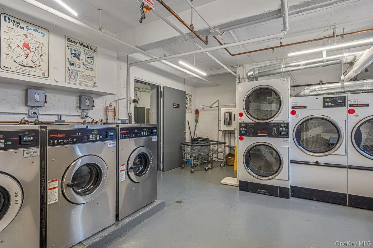 18-50 211 Street, New York, NY, 1 Bedroom Bedrooms, 4 Rooms Rooms,1 BathroomBathrooms,Residential Sale,For Rent,211,0,951238 18-50 211 Street, New York, NY, 1 Bedroom Bedrooms, 4 Rooms Rooms,1 BathroomBathrooms,Residential Sale,For Rent,211,0,951238