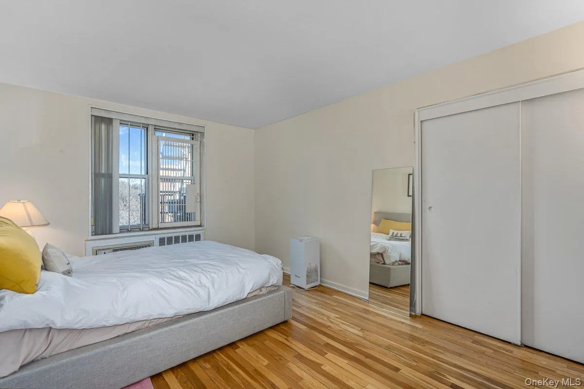 18-50 211 Street, New York, NY, 1 Bedroom Bedrooms, 4 Rooms Rooms,1 BathroomBathrooms,Residential Sale,For Rent,211,0,951238 18-50 211 Street, New York, NY, 1 Bedroom Bedrooms, 4 Rooms Rooms,1 BathroomBathrooms,Residential Sale,For Rent,211,0,951238