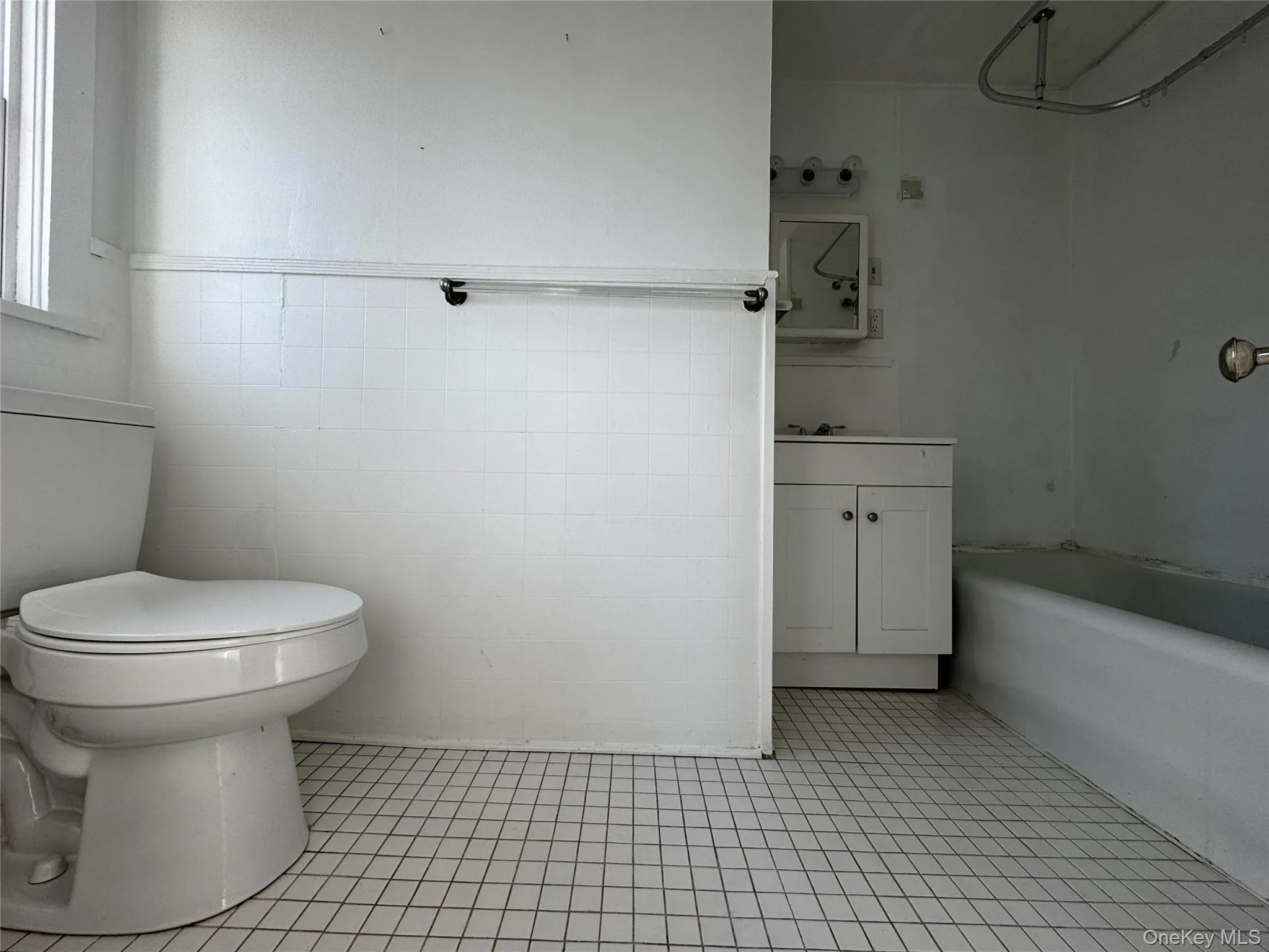 Full bathroom Full bathroom