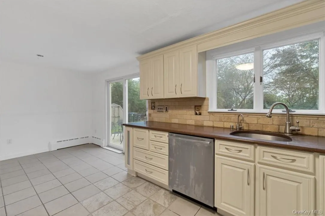 1467 Goshen Turnpike, Middletown, NY, 3 Bedrooms Bedrooms, 6 Rooms Rooms,2 BathroomsBathrooms,Residential Lease,Idx,Goshen,0,951307 1467 Goshen Turnpike, Middletown, NY, 3 Bedrooms Bedrooms, 6 Rooms Rooms,2 BathroomsBathrooms,Residential Lease,Idx,Goshen,0,951307