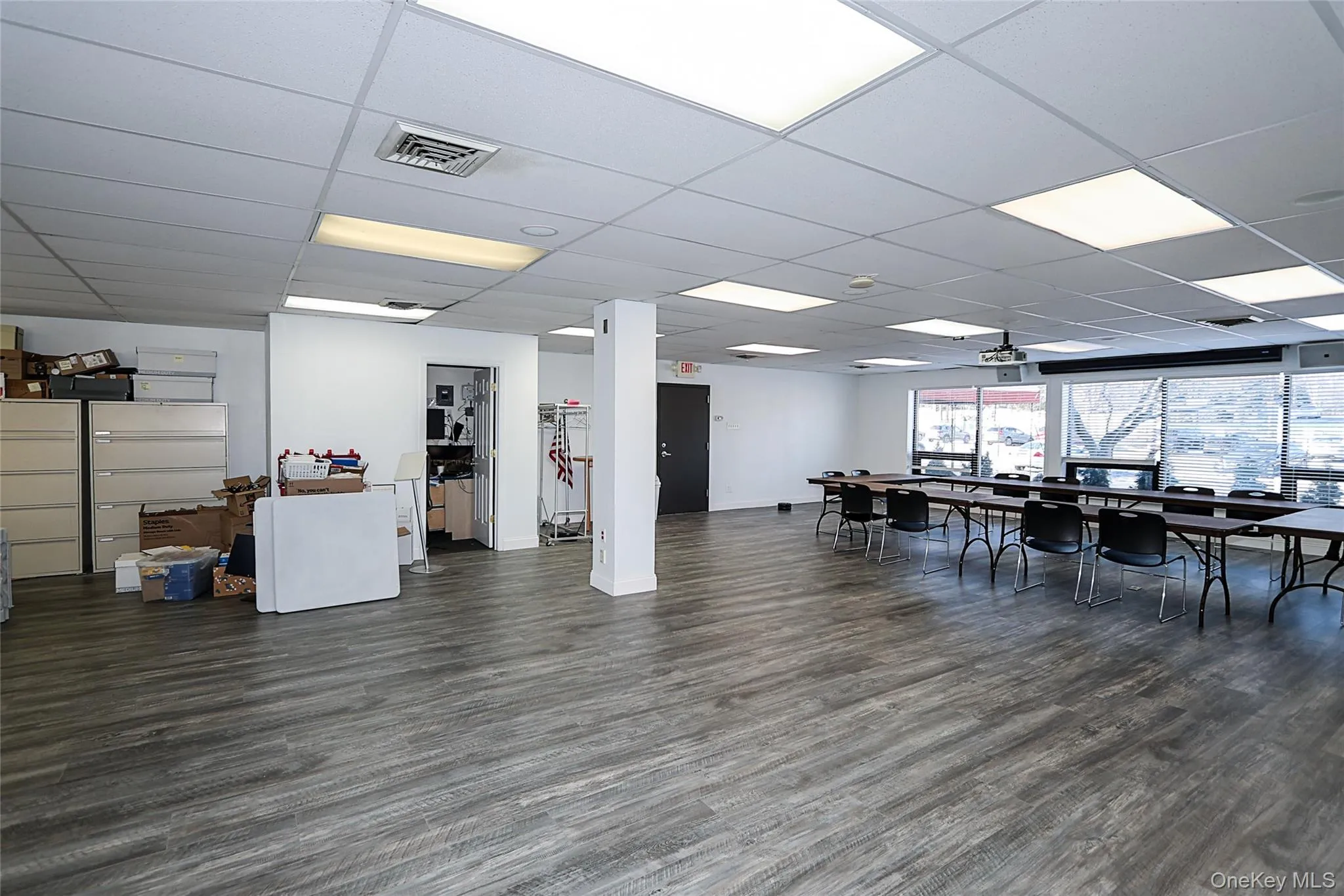 40 Railroad Avenue, Oyster Bay, NY, ,Commercial Lease,For Rent,Railroad,0,951323 40 Railroad Avenue, Oyster Bay, NY, ,Commercial Lease,For Rent,Railroad,0,951323