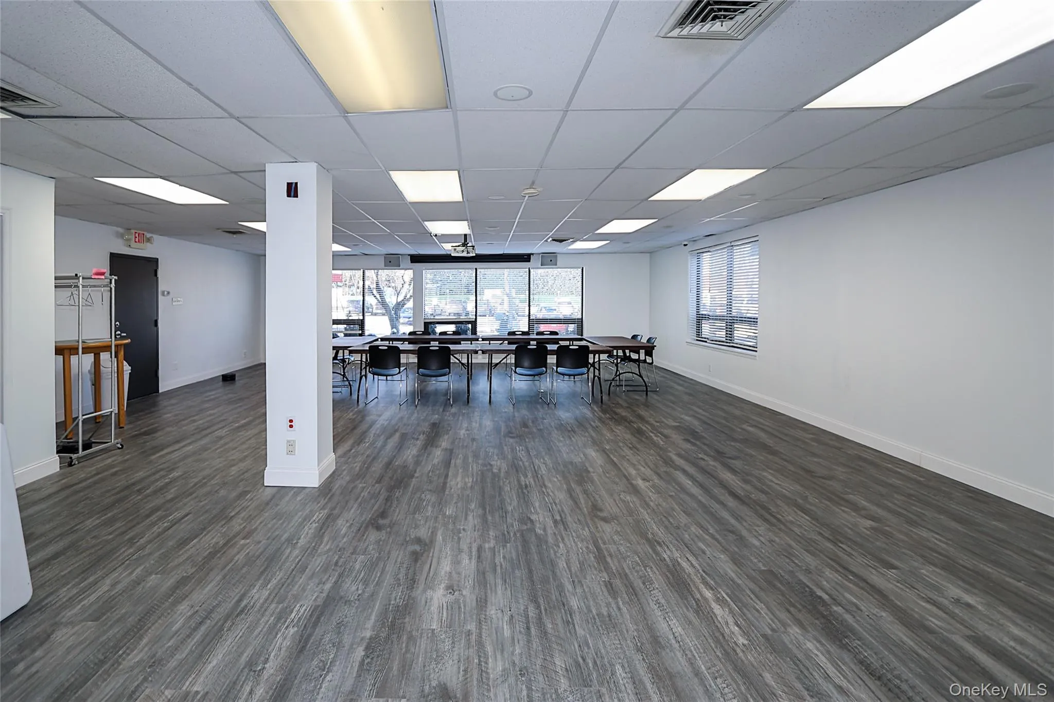 40 Railroad Avenue, Oyster Bay, NY, ,Commercial Lease,For Rent,Railroad,0,951354 40 Railroad Avenue, Oyster Bay, NY, ,Commercial Lease,For Rent,Railroad,0,951354