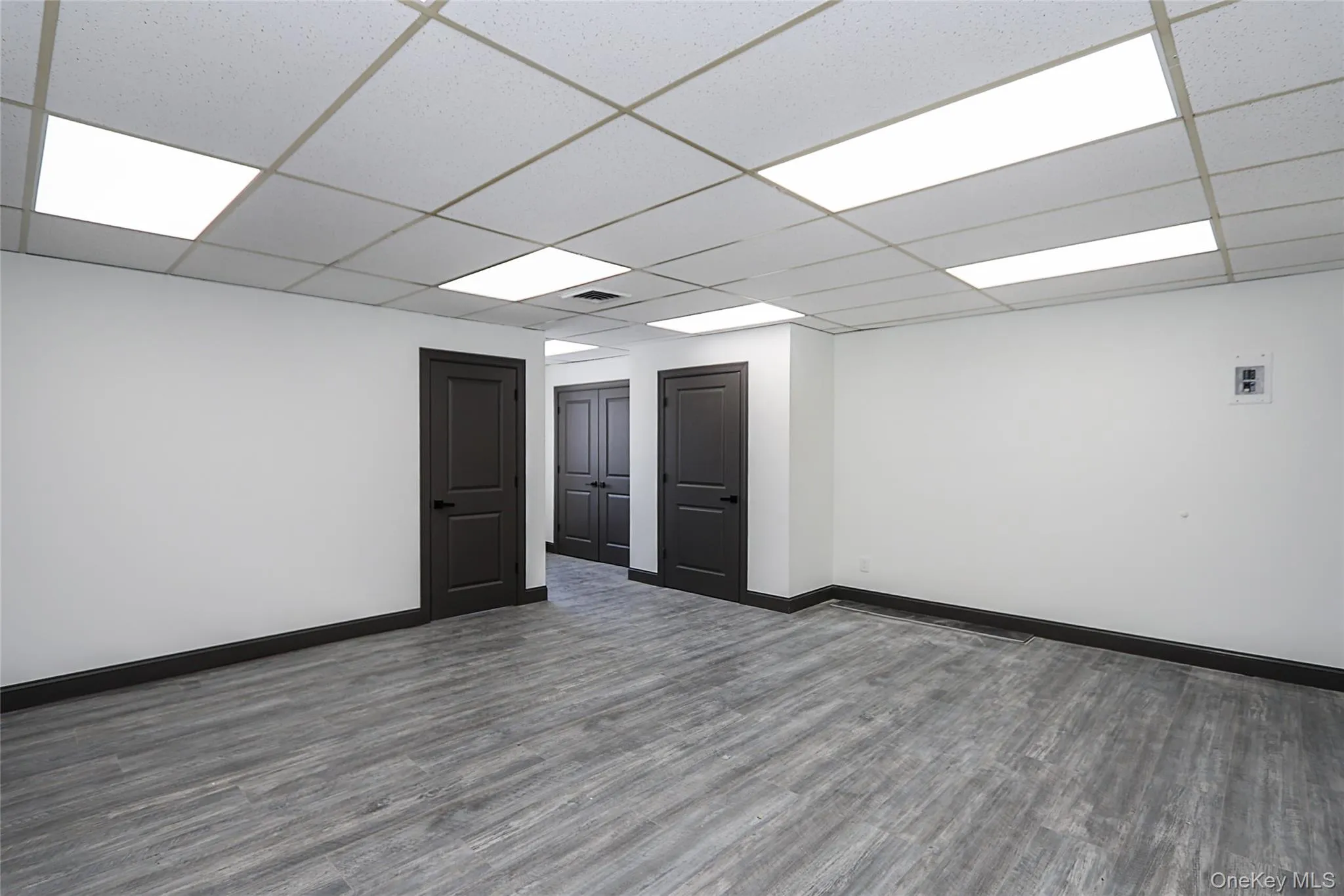 40 Railroad Avenue, Oyster Bay, NY, ,Commercial Lease,For Rent,Railroad,0,951354 40 Railroad Avenue, Oyster Bay, NY, ,Commercial Lease,For Rent,Railroad,0,951354