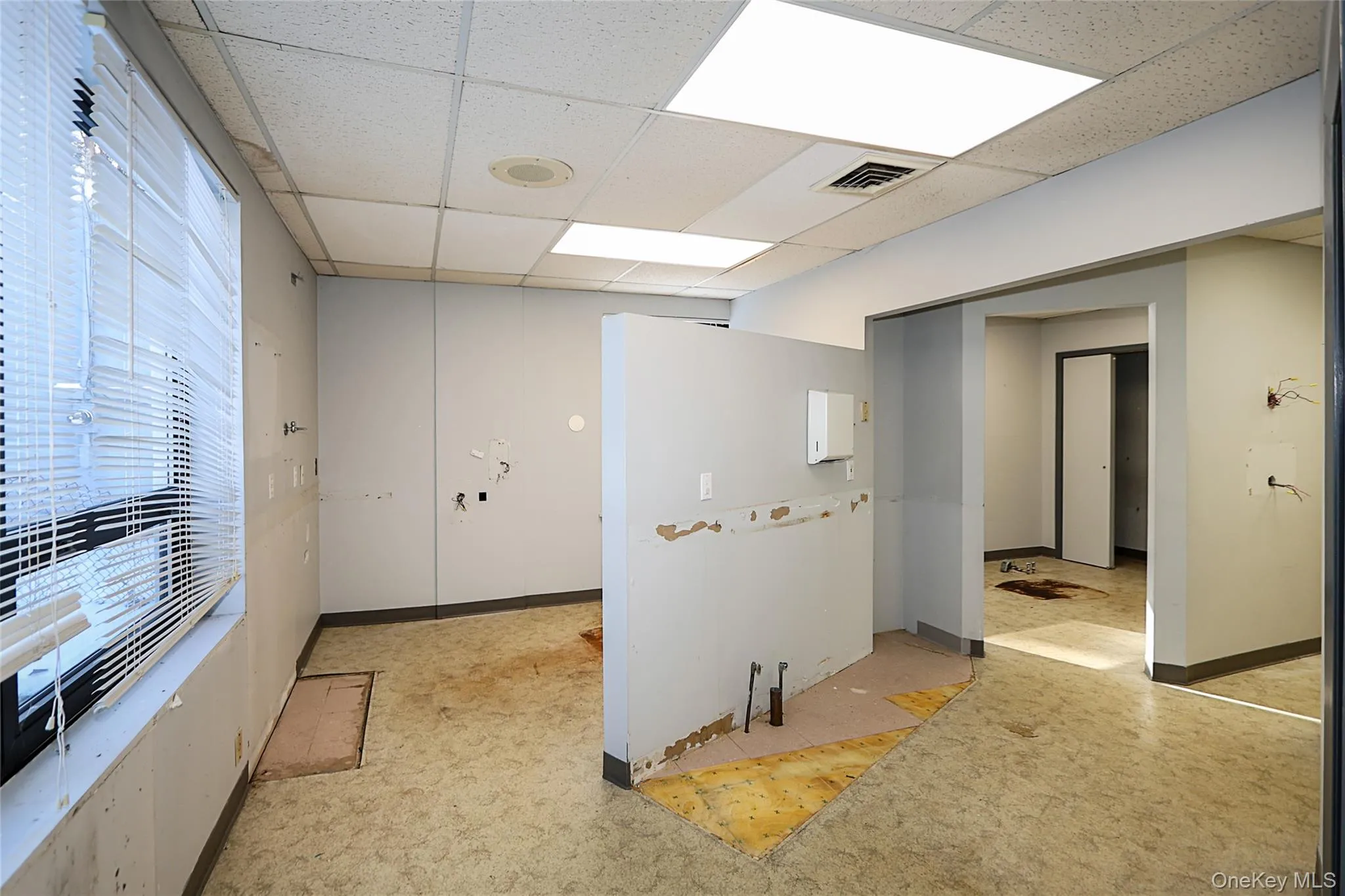 40 Railroad Avenue, Oyster Bay, NY, ,Commercial Lease,For Rent,Railroad,0,951365 40 Railroad Avenue, Oyster Bay, NY, ,Commercial Lease,For Rent,Railroad,0,951365