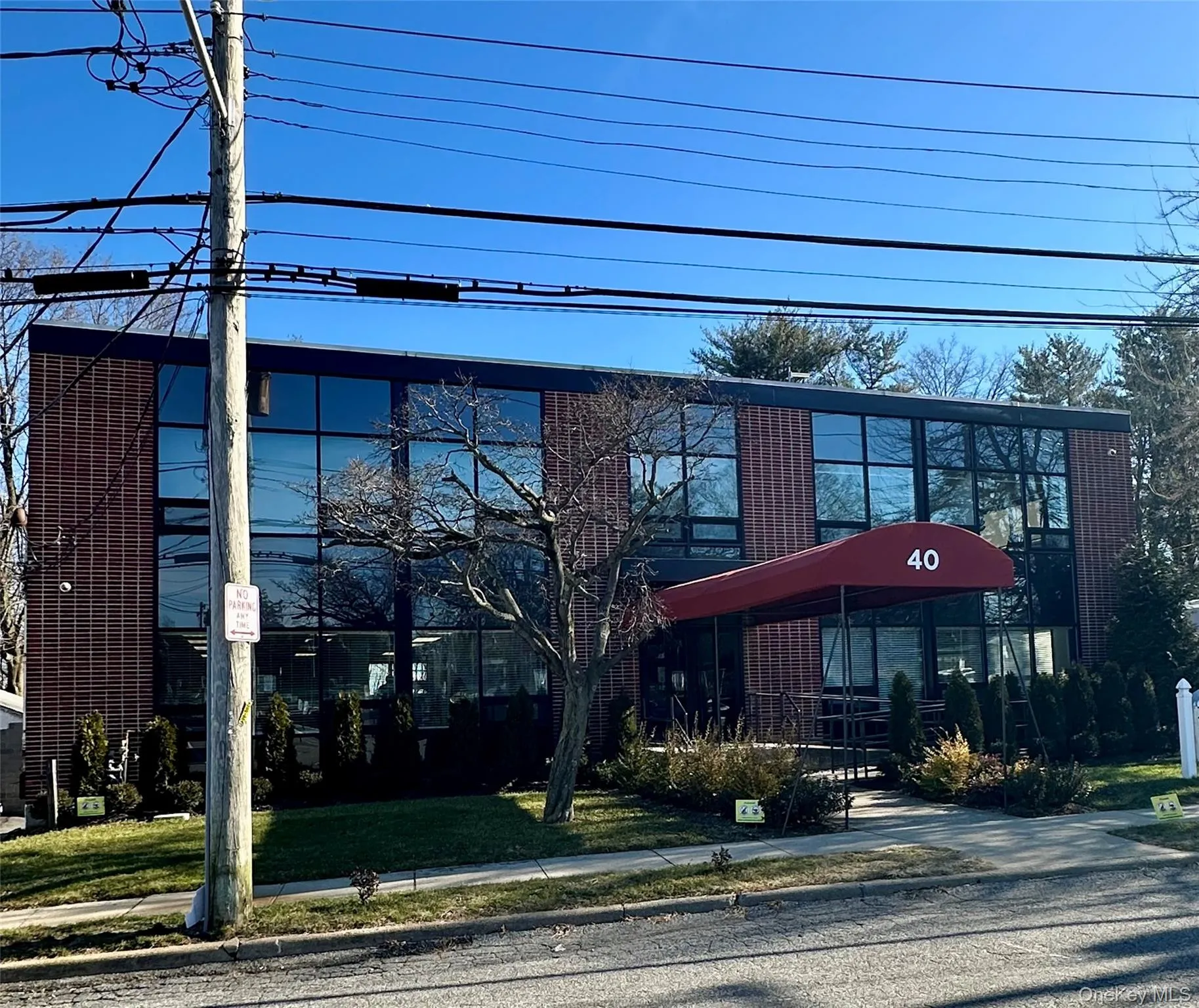 Steps From LIRR Steps From LIRR