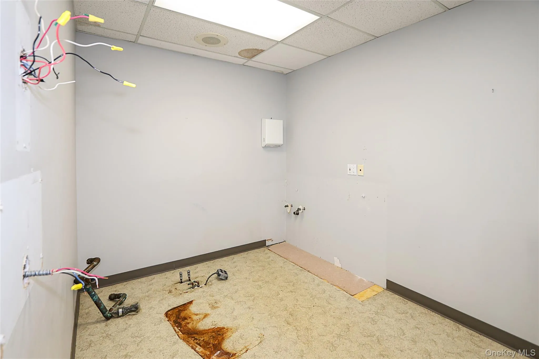 40 Railroad Avenue, Oyster Bay, NY, ,Commercial Lease,For Rent,Railroad,0,951365 40 Railroad Avenue, Oyster Bay, NY, ,Commercial Lease,For Rent,Railroad,0,951365