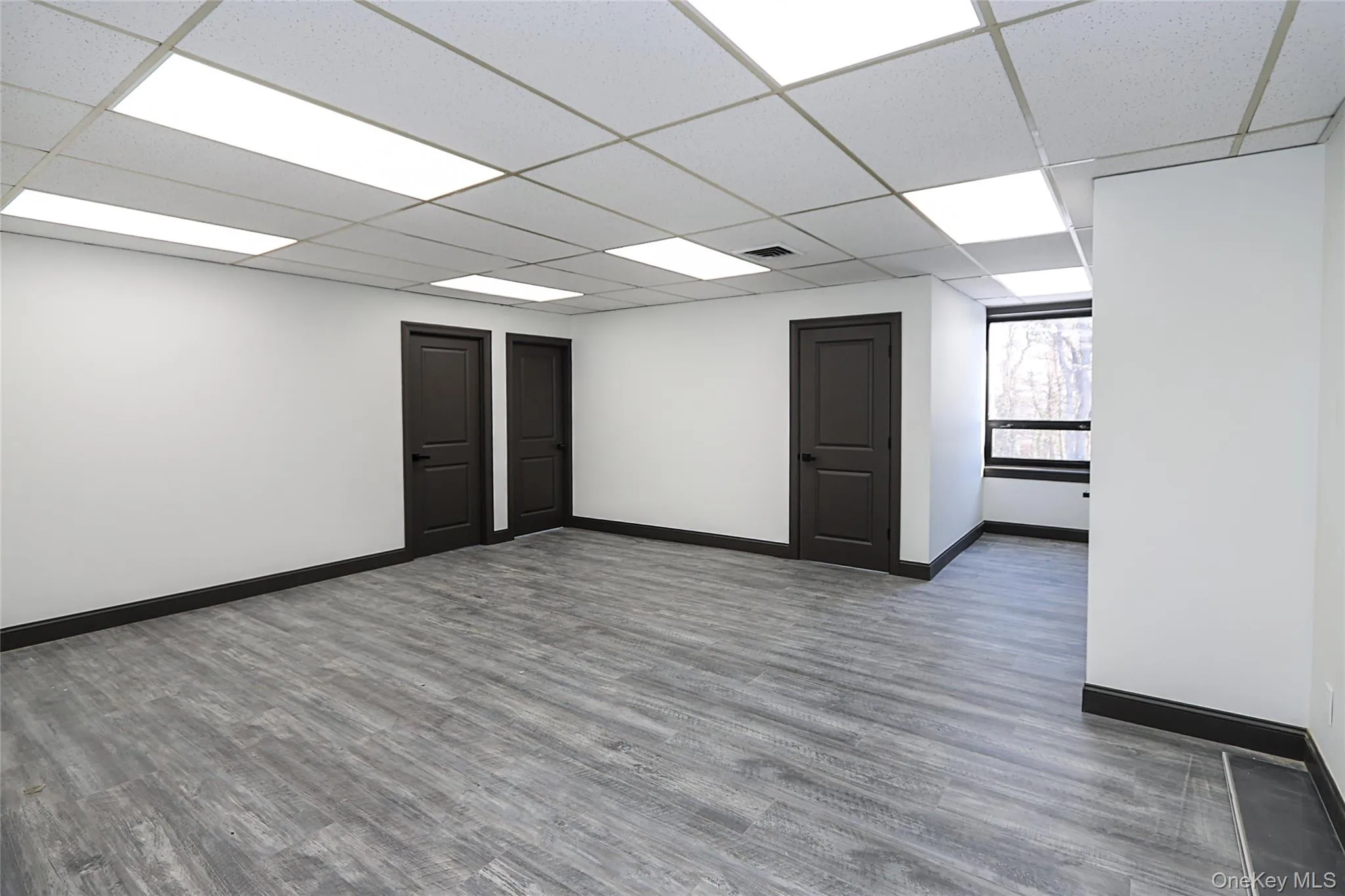40 Railroad Avenue, Oyster Bay, NY, ,Commercial Lease,For Rent,Railroad,0,951365 40 Railroad Avenue, Oyster Bay, NY, ,Commercial Lease,For Rent,Railroad,0,951365