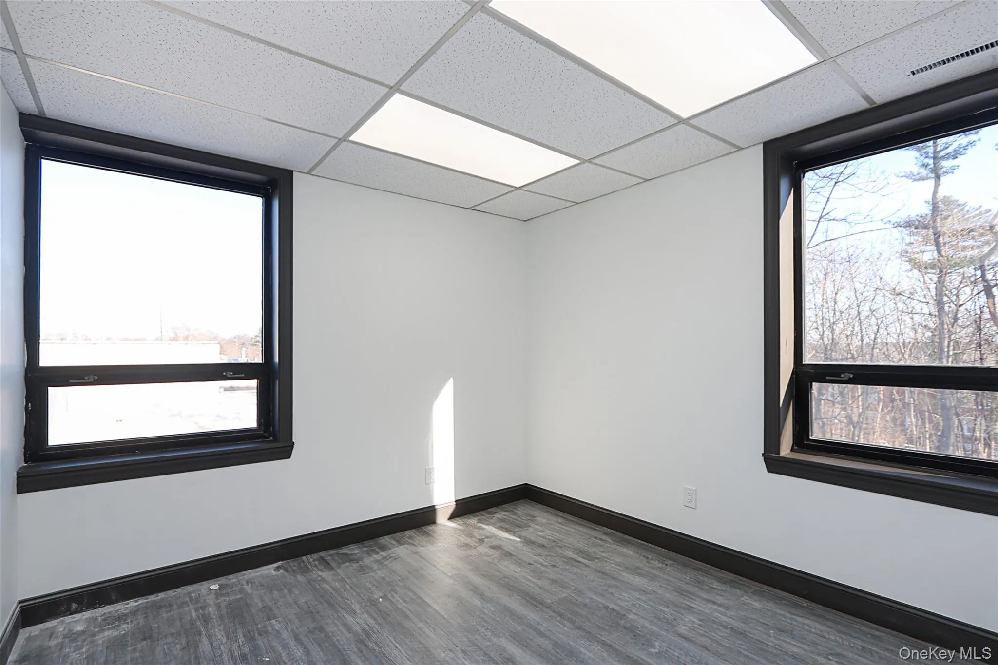40 Railroad Avenue, Oyster Bay, NY, ,Commercial Lease,For Rent,Railroad,0,951365 40 Railroad Avenue, Oyster Bay, NY, ,Commercial Lease,For Rent,Railroad,0,951365