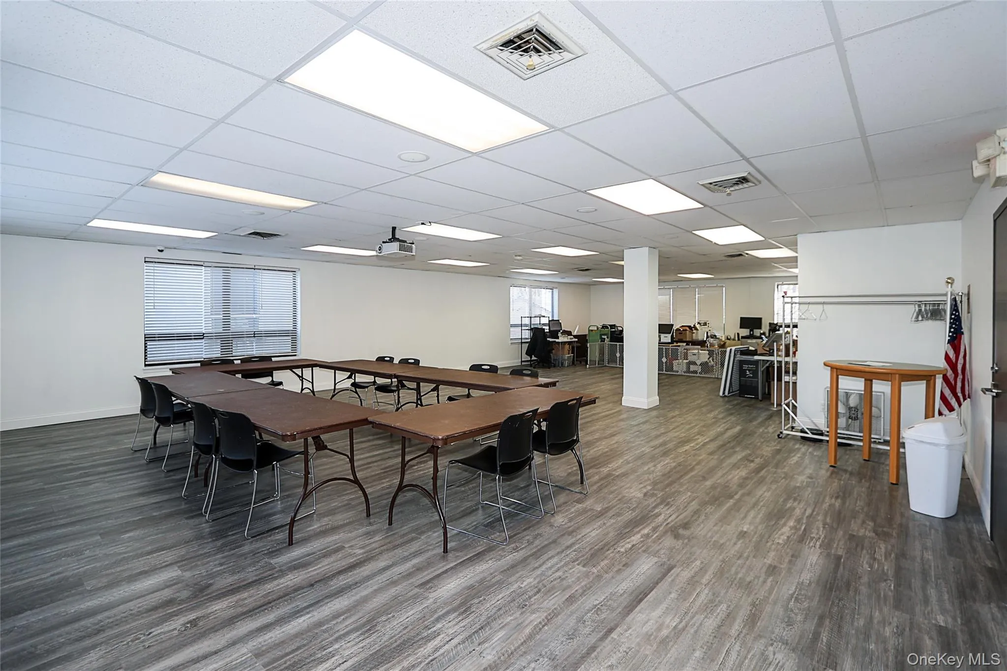 40 Railroad Avenue, Oyster Bay, NY, ,Commercial Lease,For Rent,Railroad,0,951365 40 Railroad Avenue, Oyster Bay, NY, ,Commercial Lease,For Rent,Railroad,0,951365