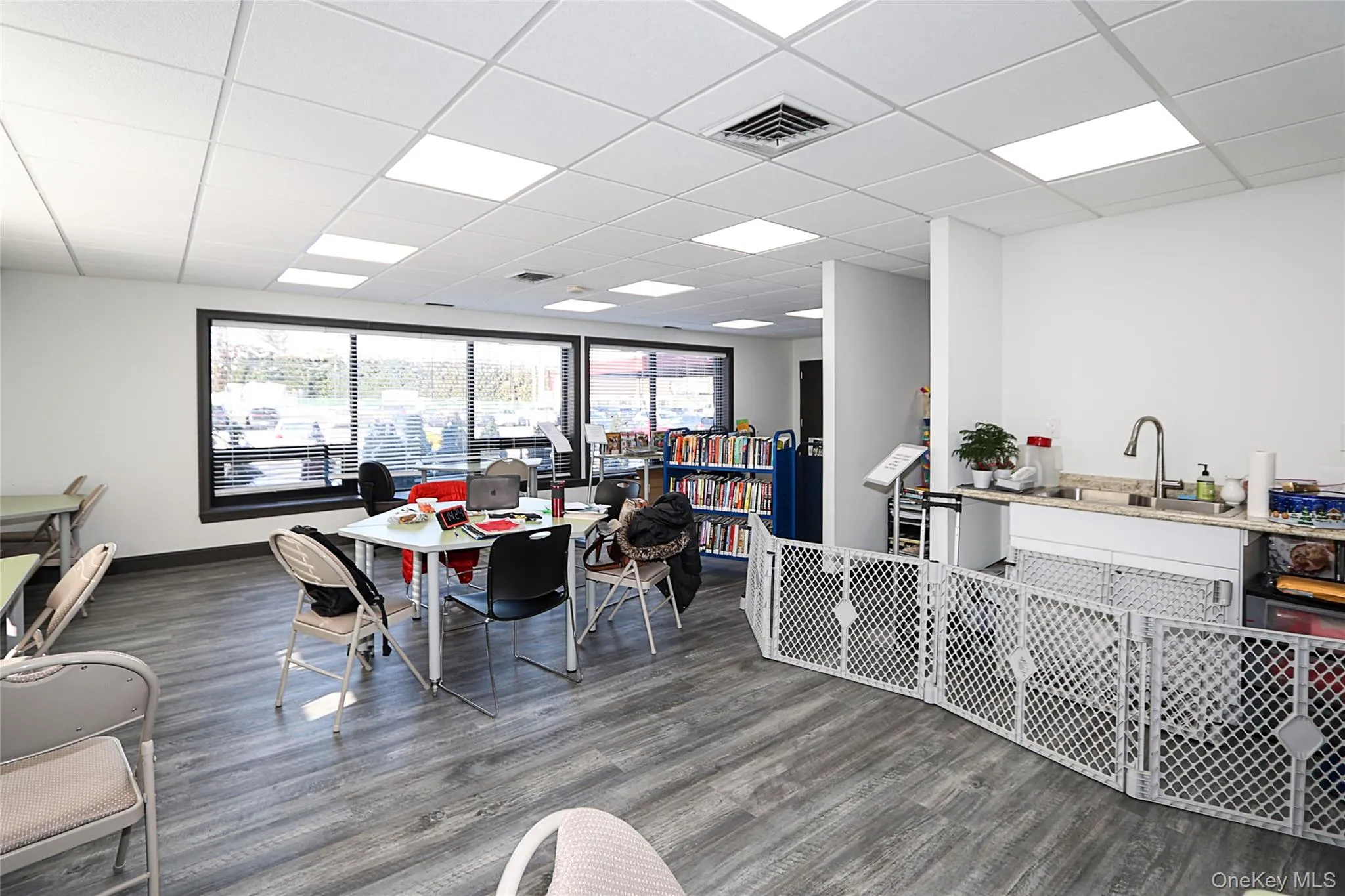 40 Railroad Avenue, Oyster Bay, NY, ,Commercial Lease,For Rent,Railroad,0,951365 40 Railroad Avenue, Oyster Bay, NY, ,Commercial Lease,For Rent,Railroad,0,951365